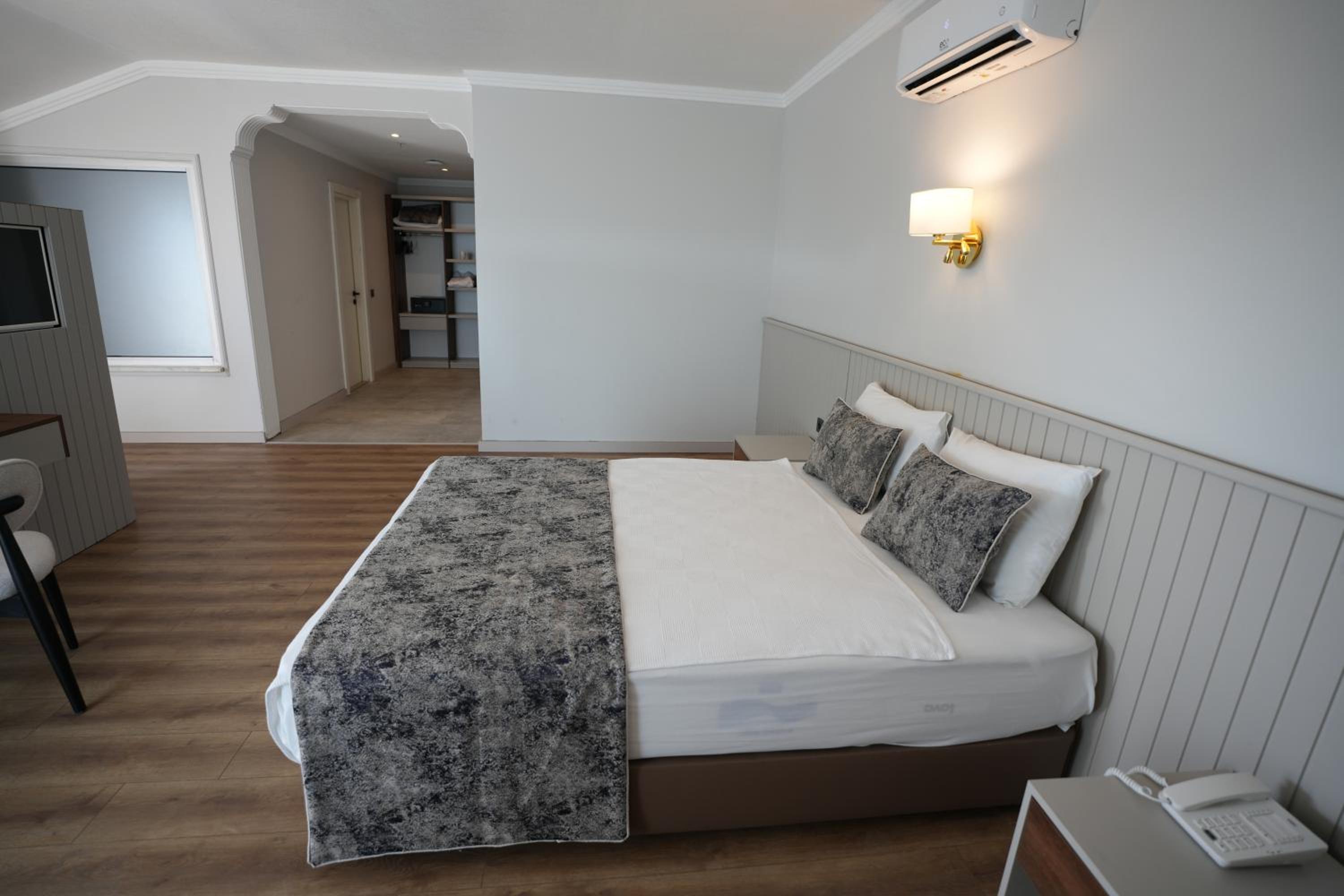 Deluxe Double Room with Sea View