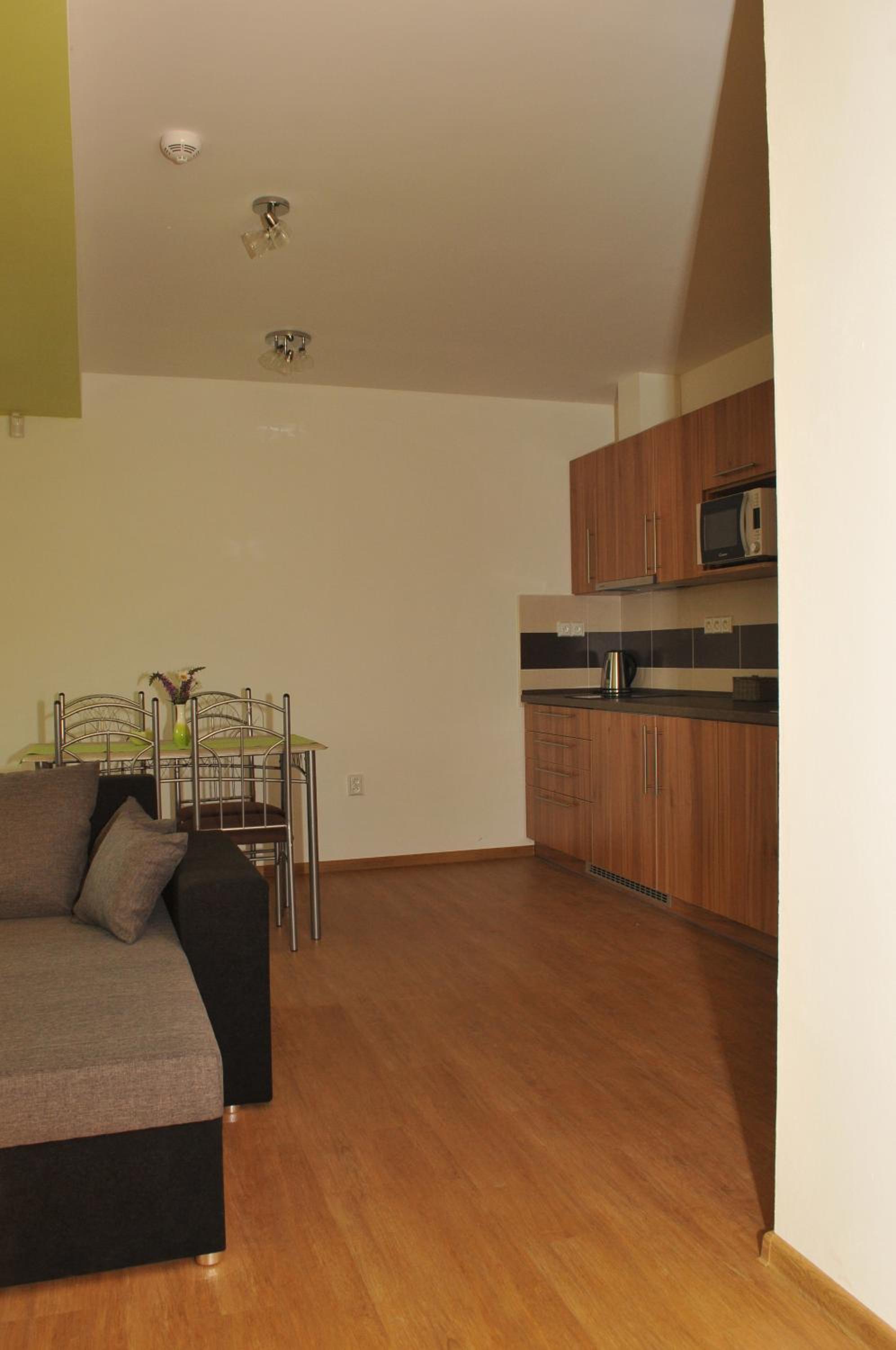 Apartment photo 2