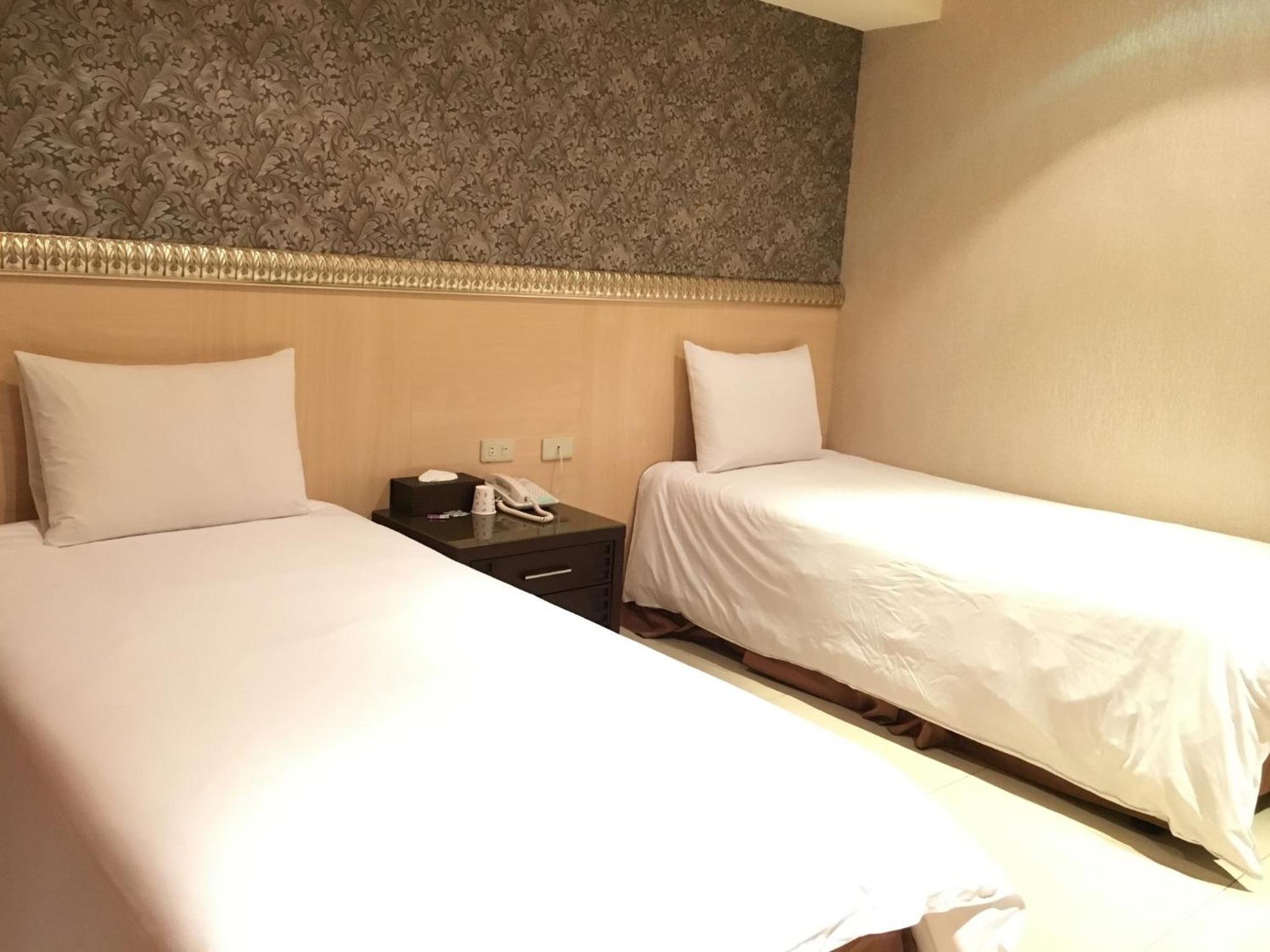 Deluxe Twin Room - Photo 6