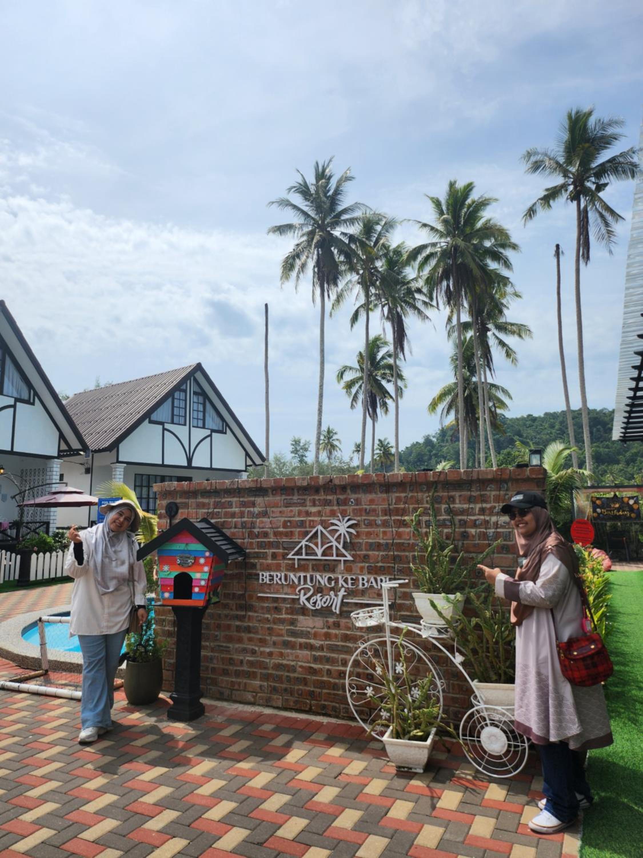 Queen Room with Pool View photo 3