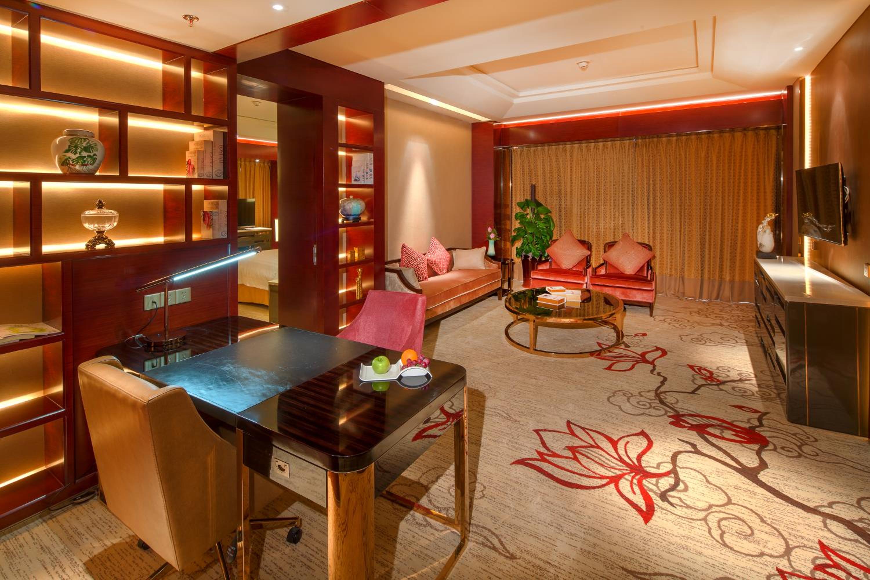 Suite with Garden View