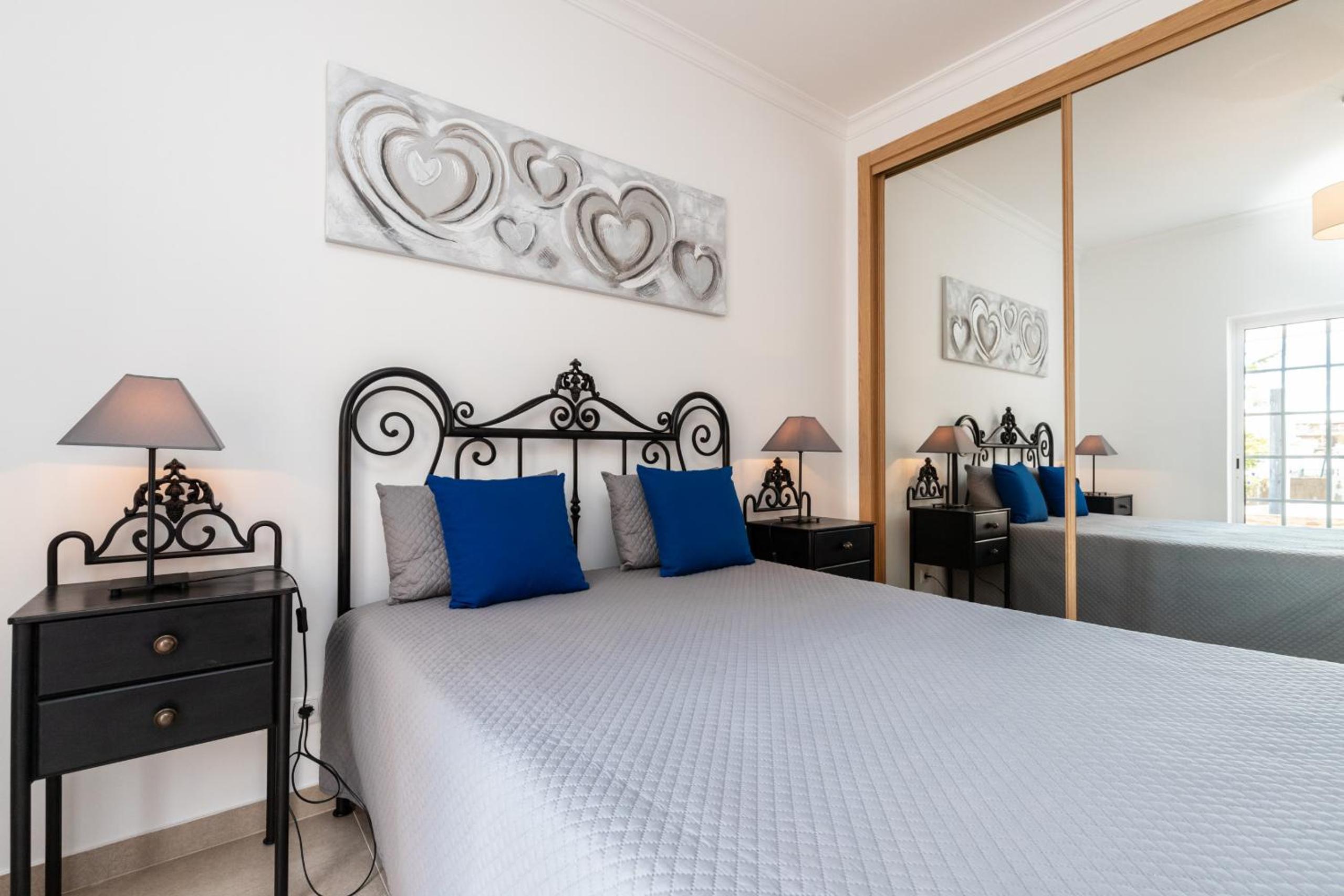 Two-Bedroom Apartment with Terrace photo 3