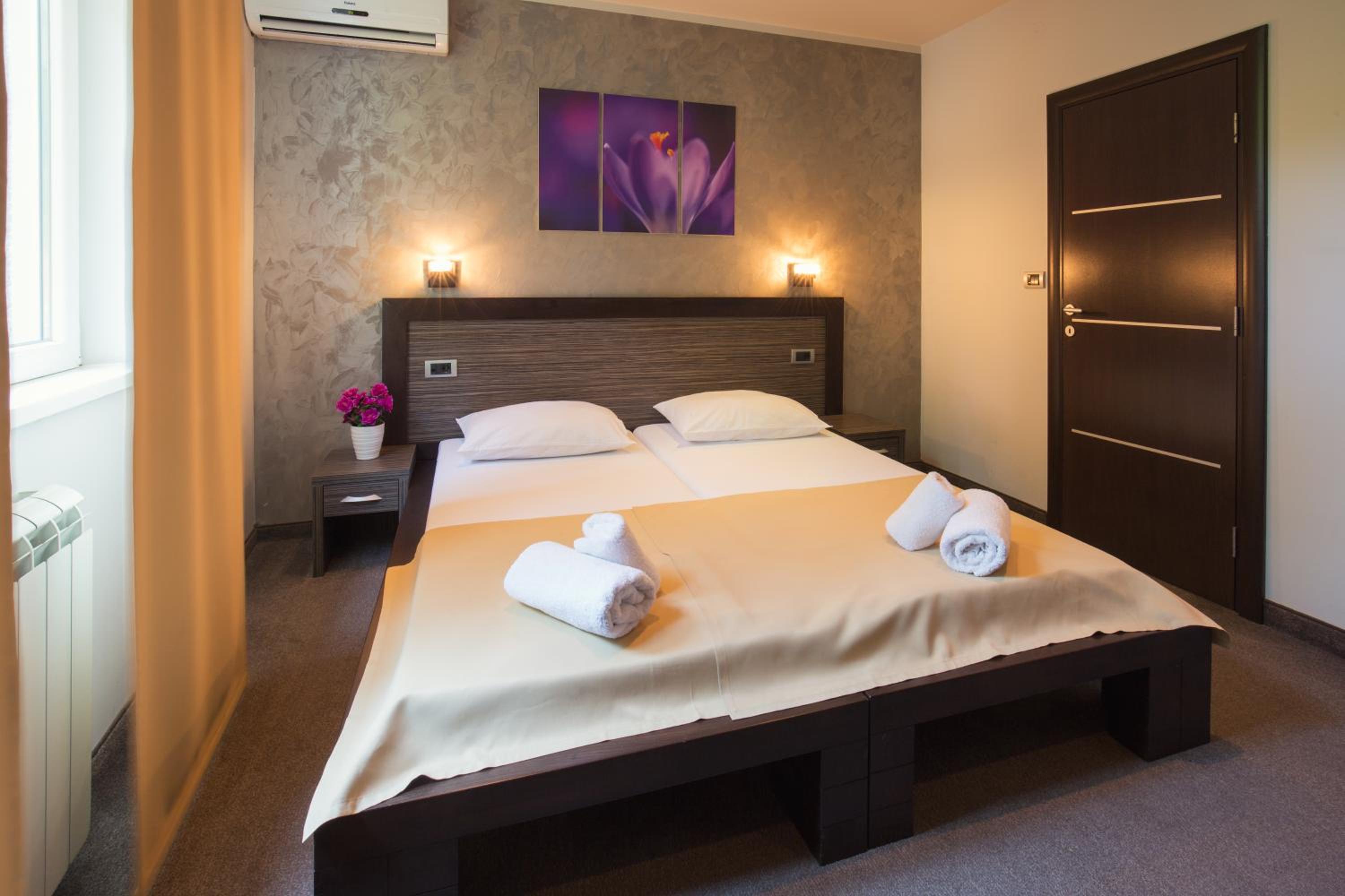 Economy Double or Twin Room photo 1
