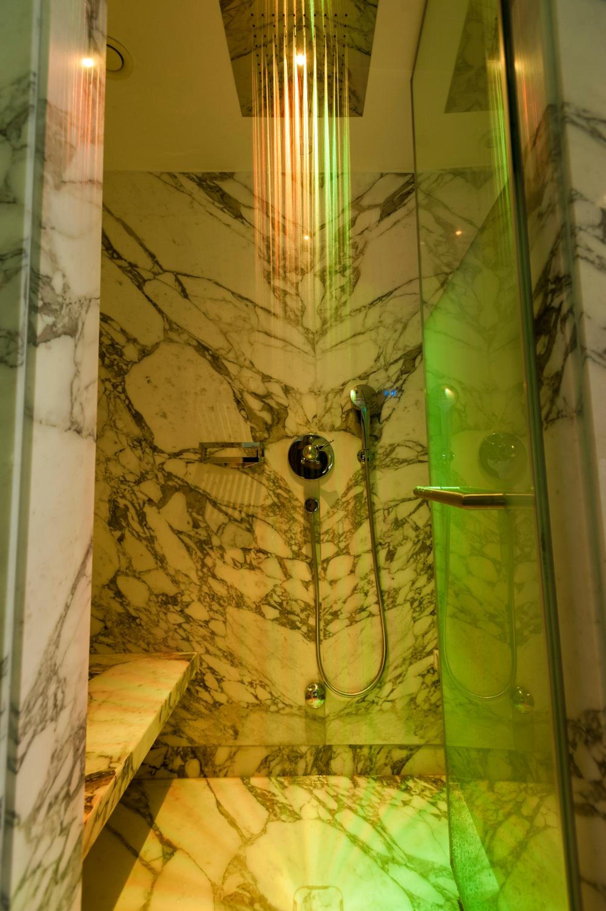 The Luxury Penthouse Suite thumbnail 5
