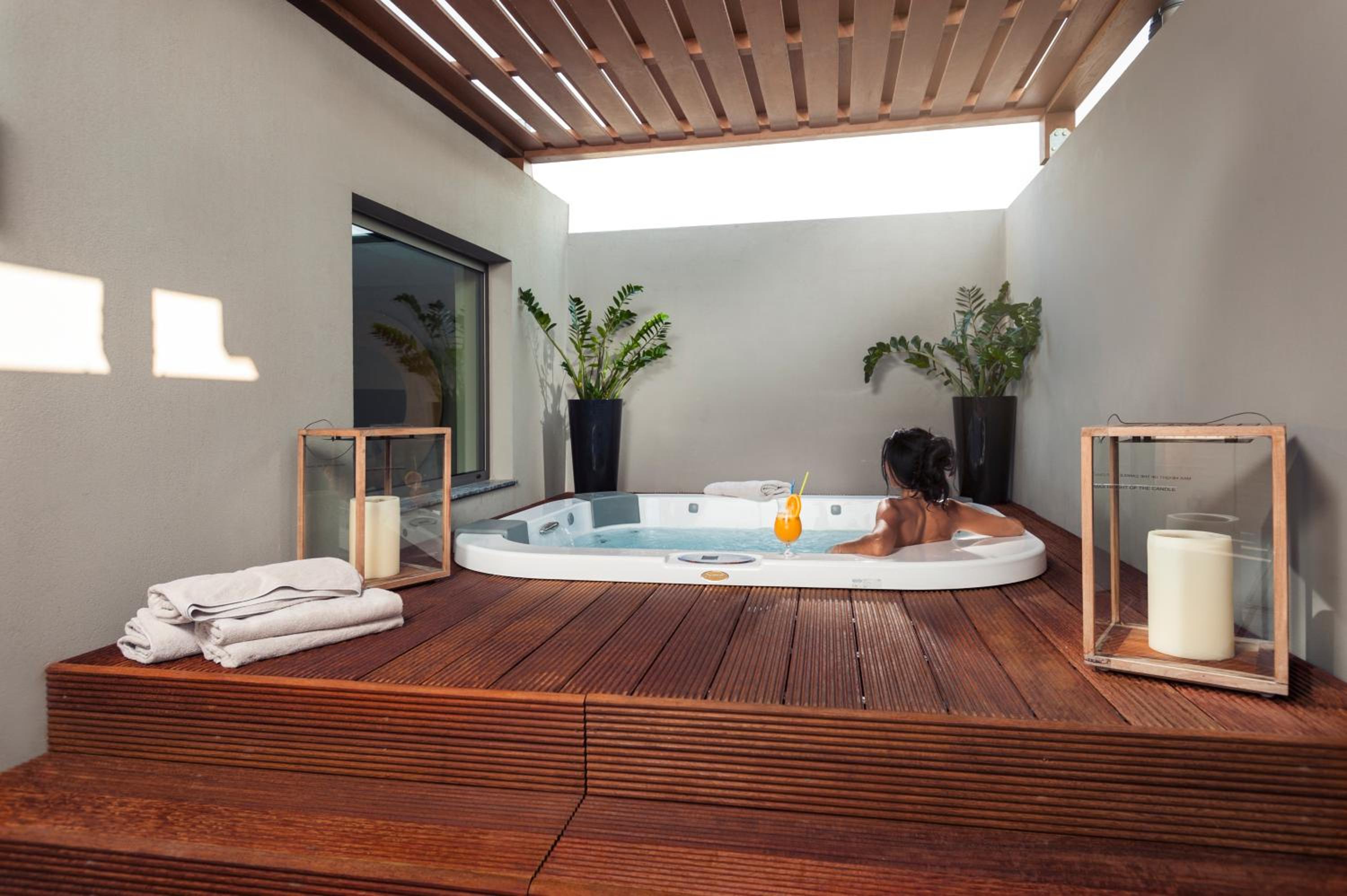 The Luxury Penthouse Suite thumbnail 6
