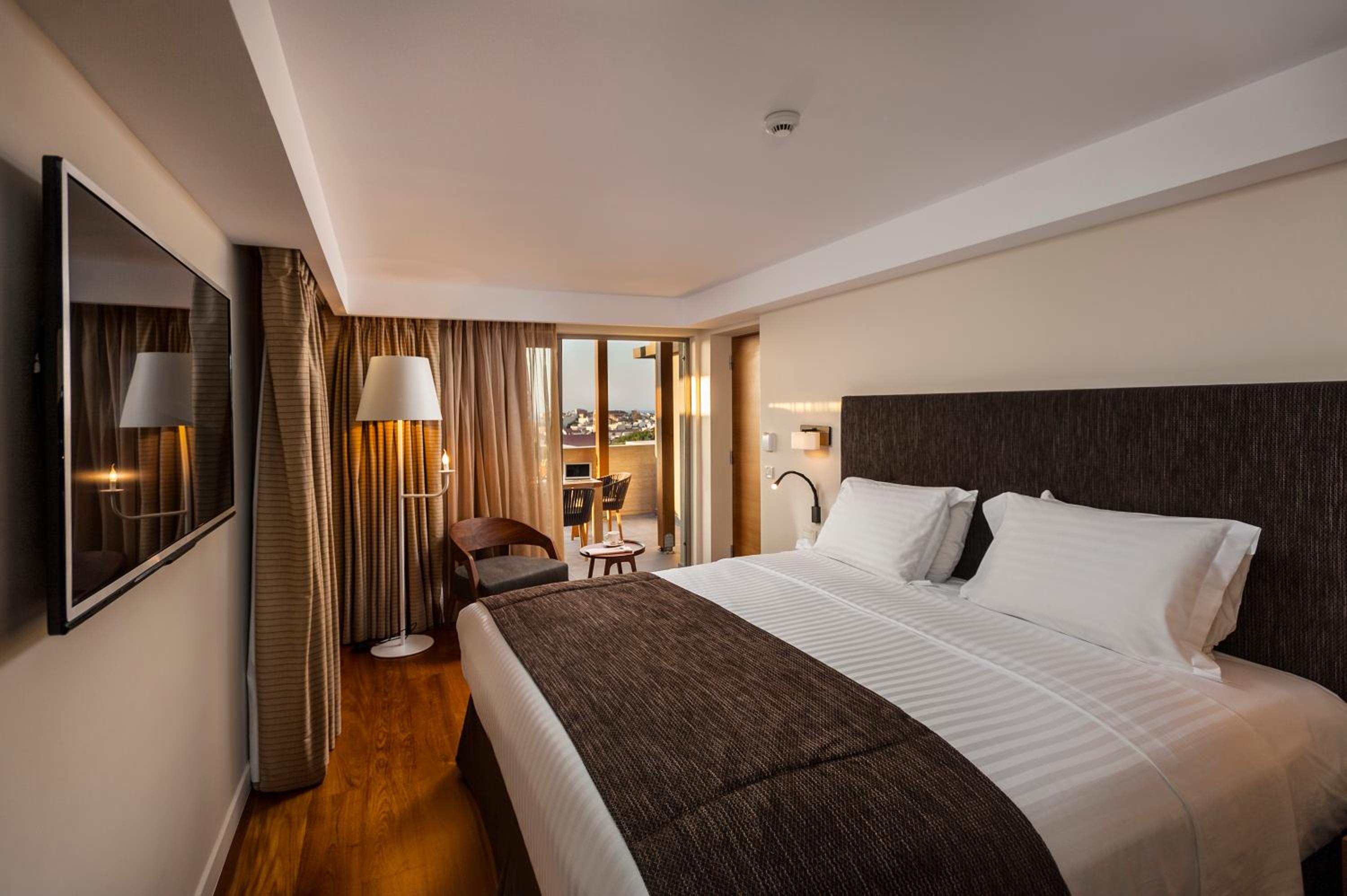 The Luxury Penthouse Suite thumbnail 5