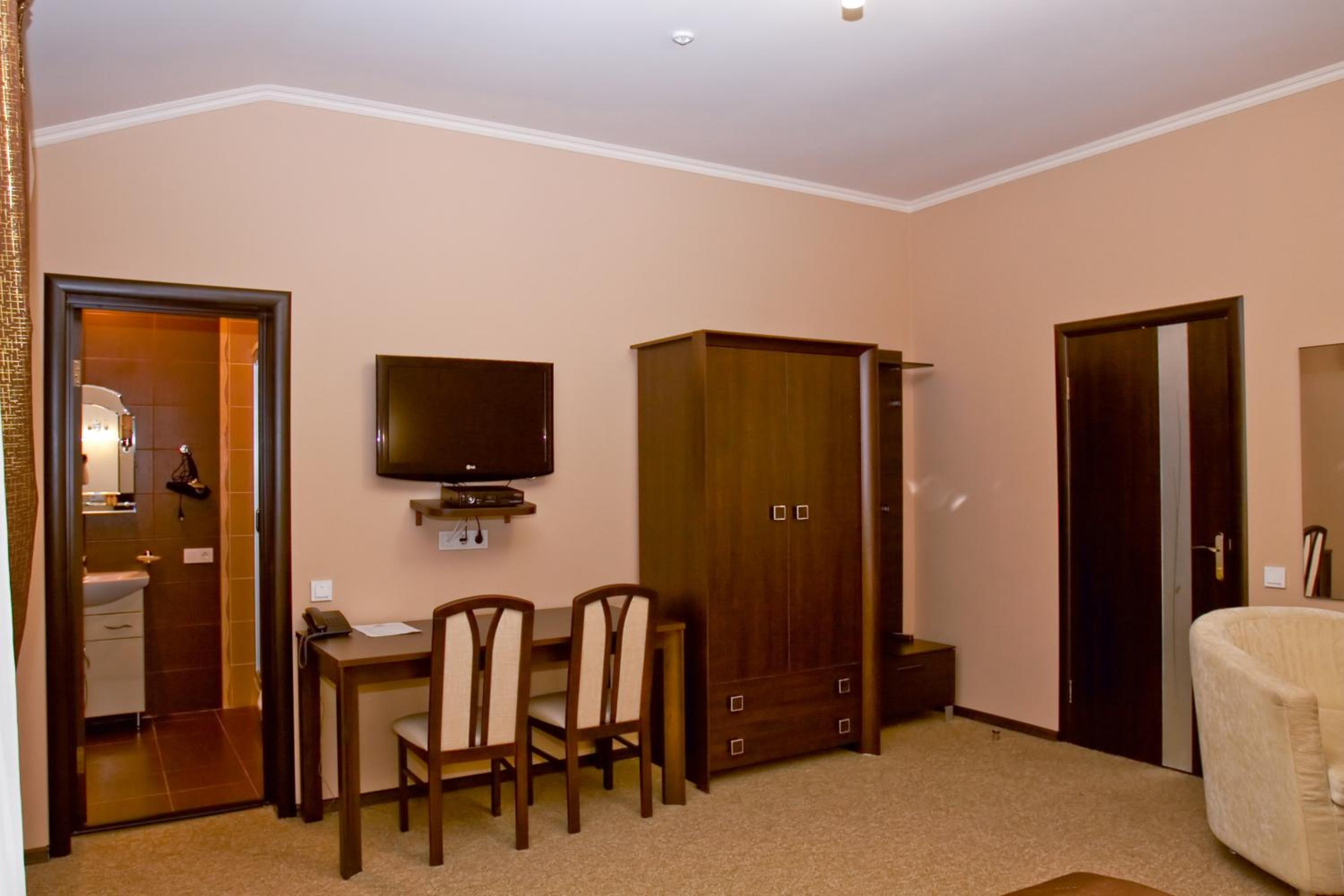 Standard Triple Room photo 2
