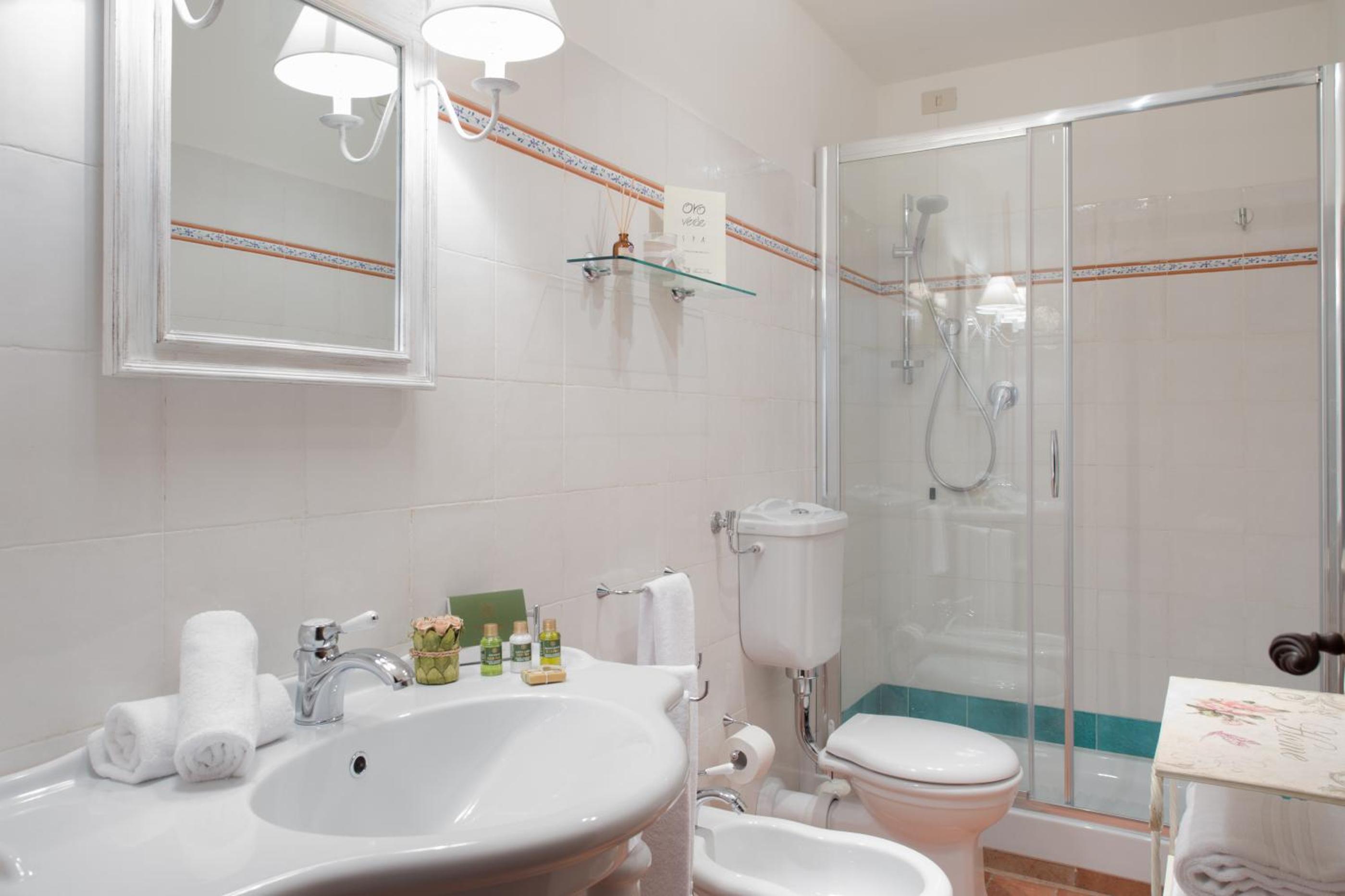 Standard Apartment - Photo 2