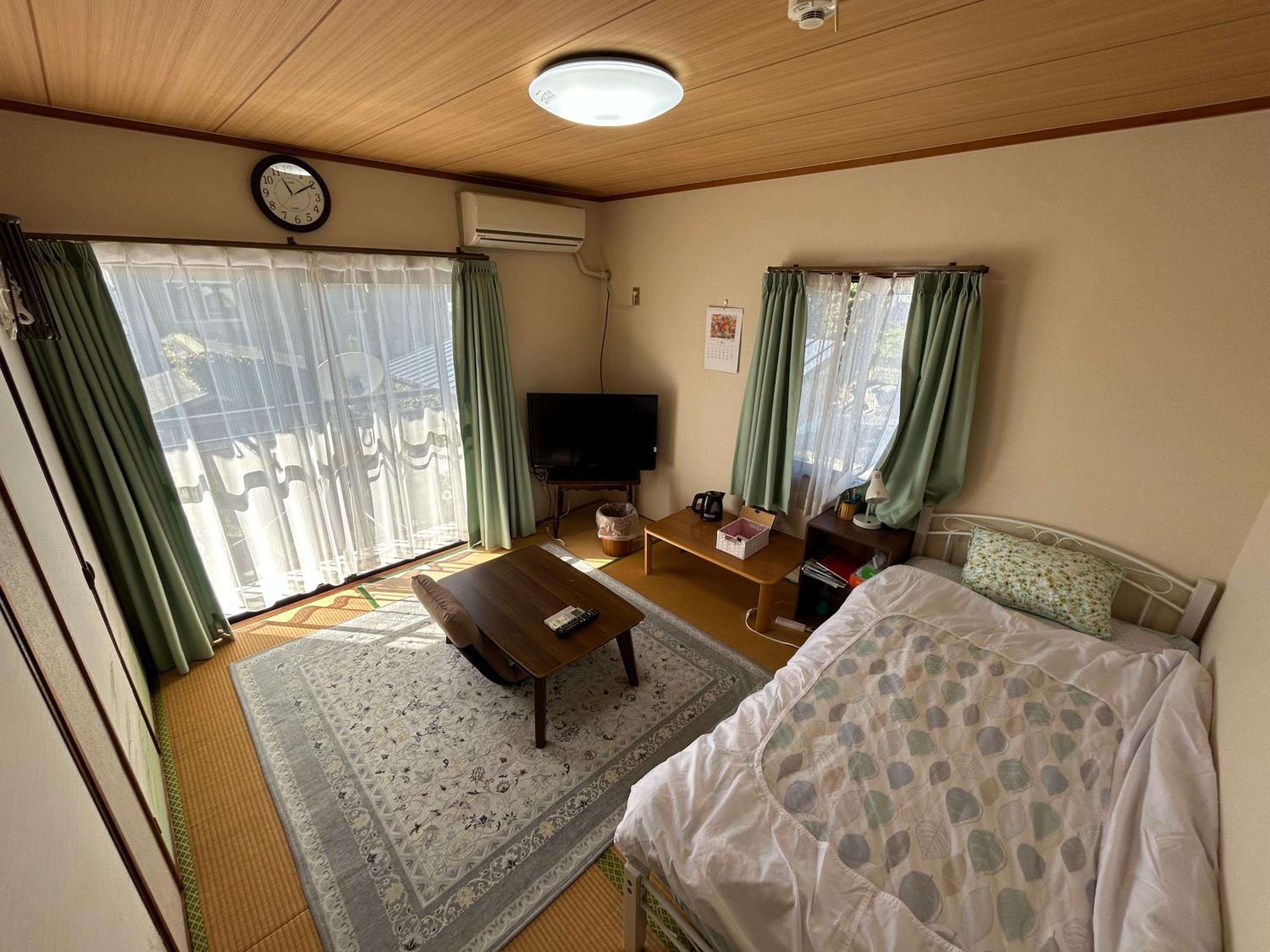 Economy Twin Room