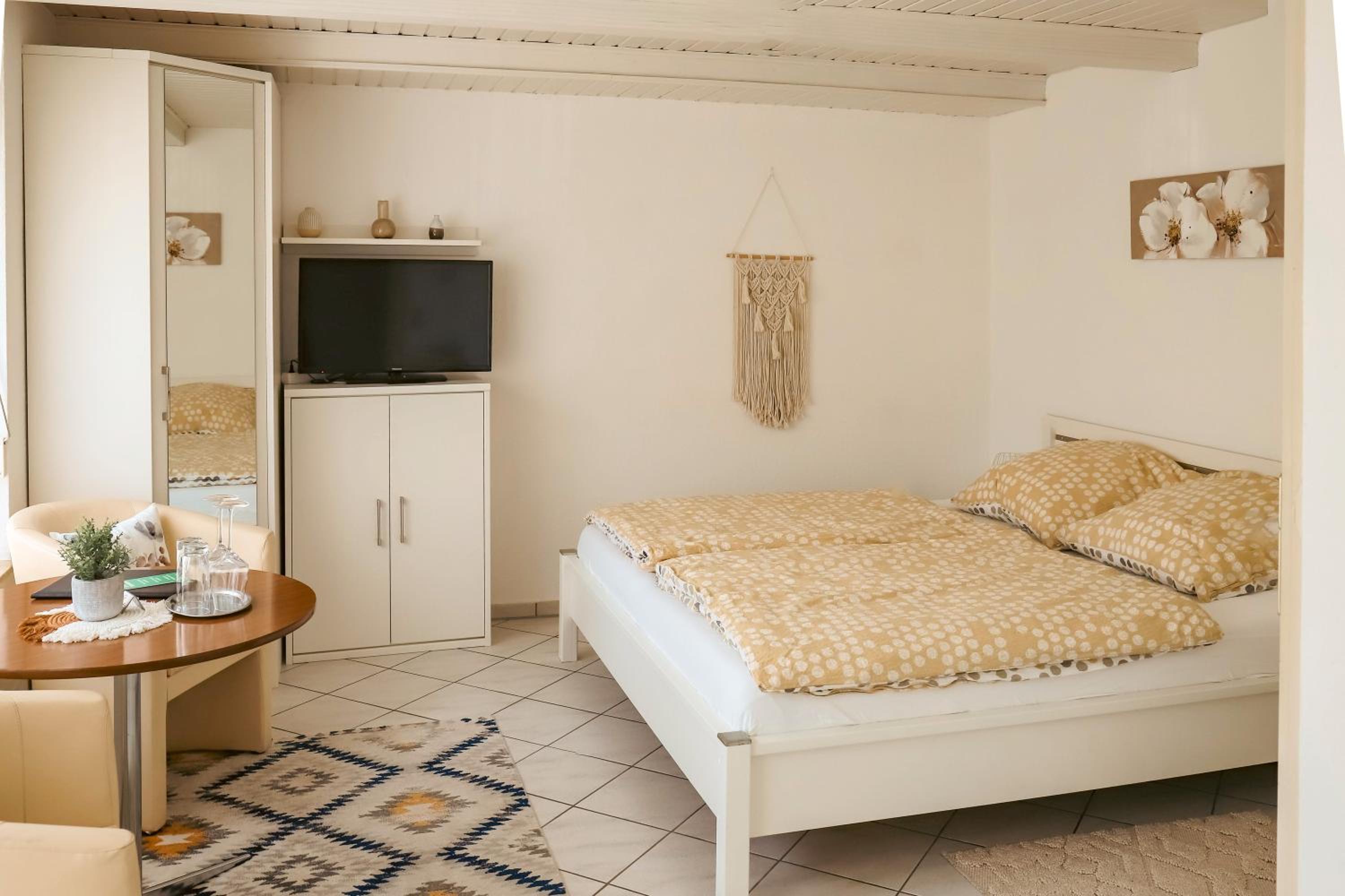 Deluxe Double Room with Shower photo 1