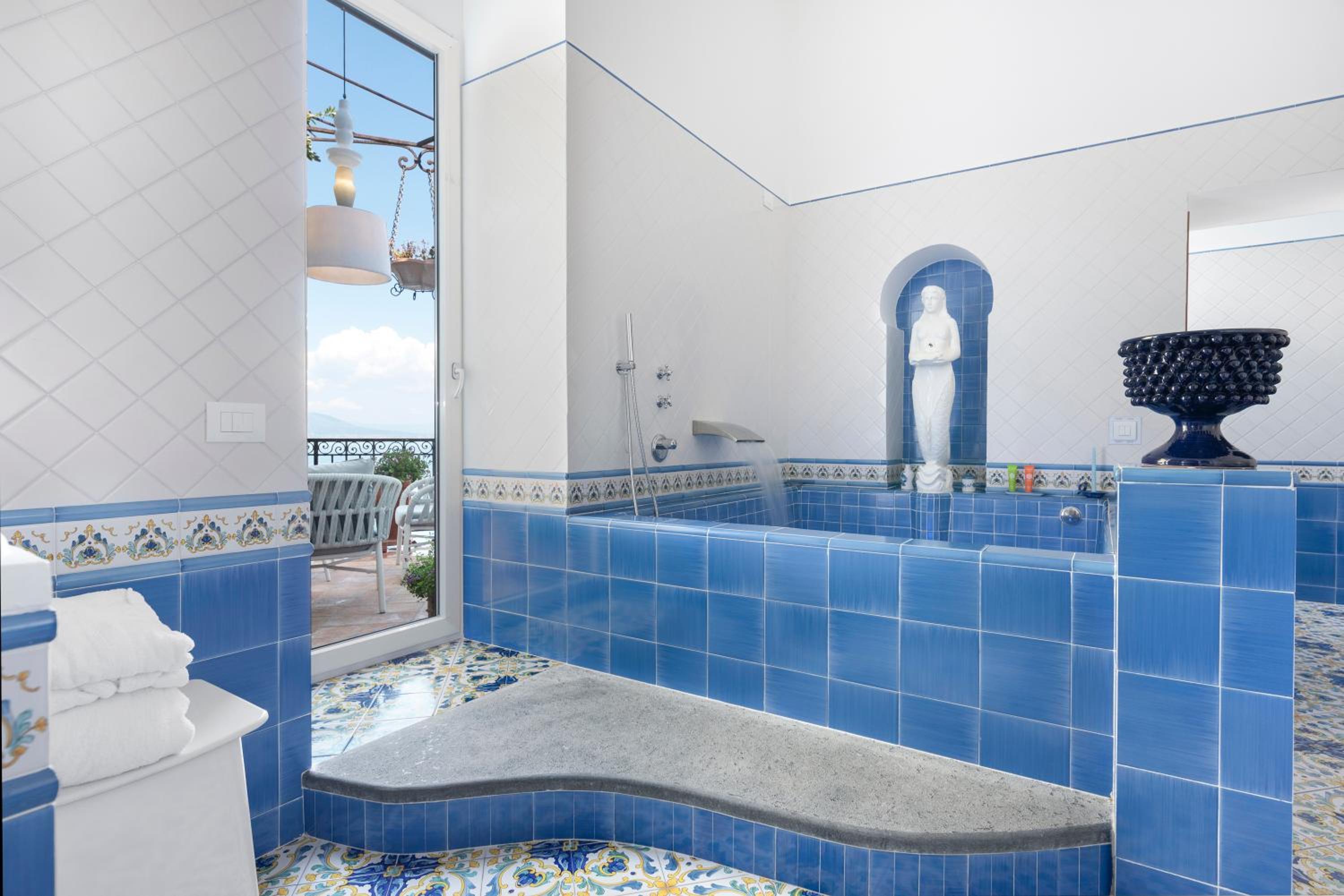 King Suite with Spa Bath