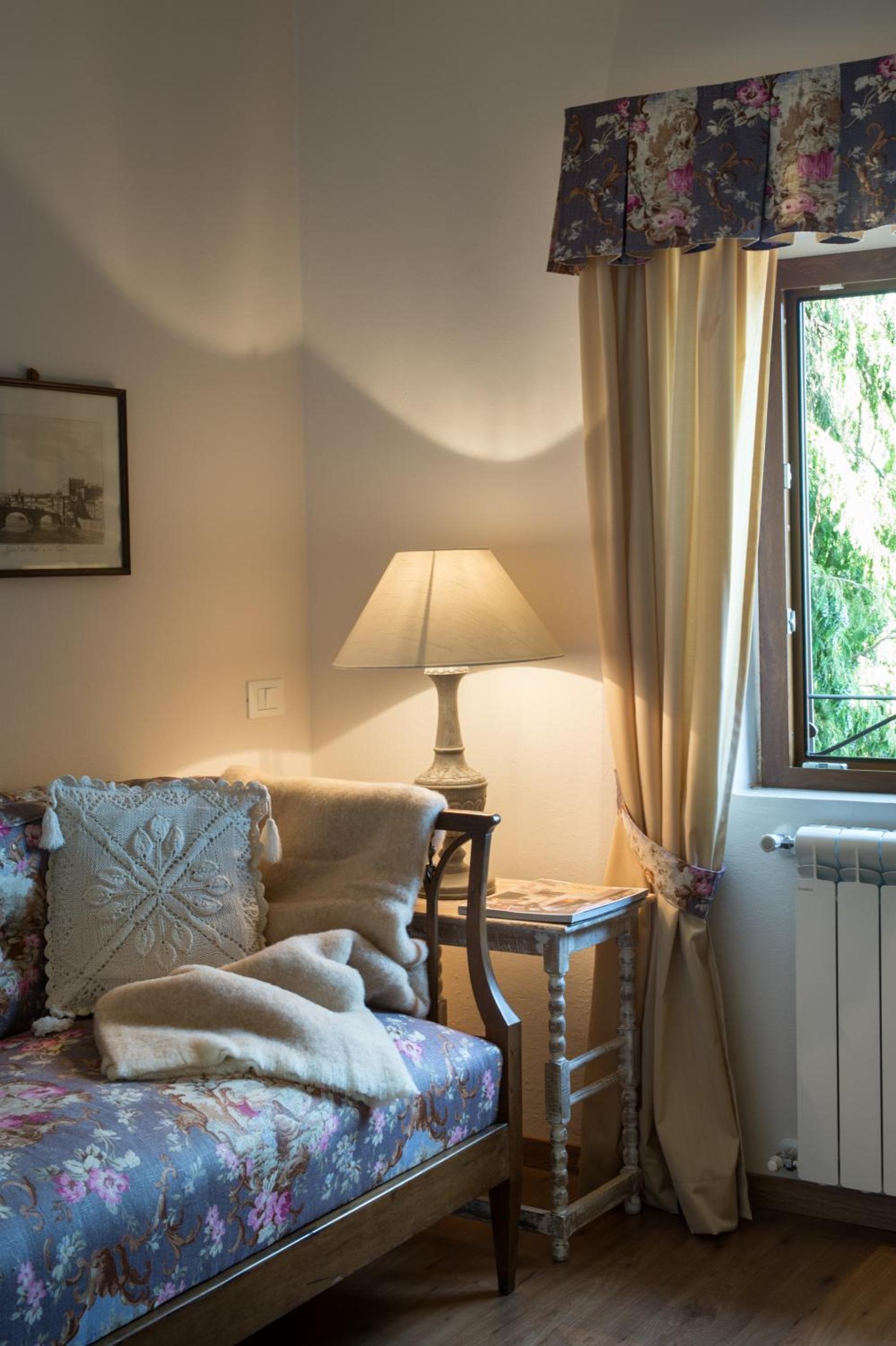 Three-Bedroom Apartment with Balcony photo 1