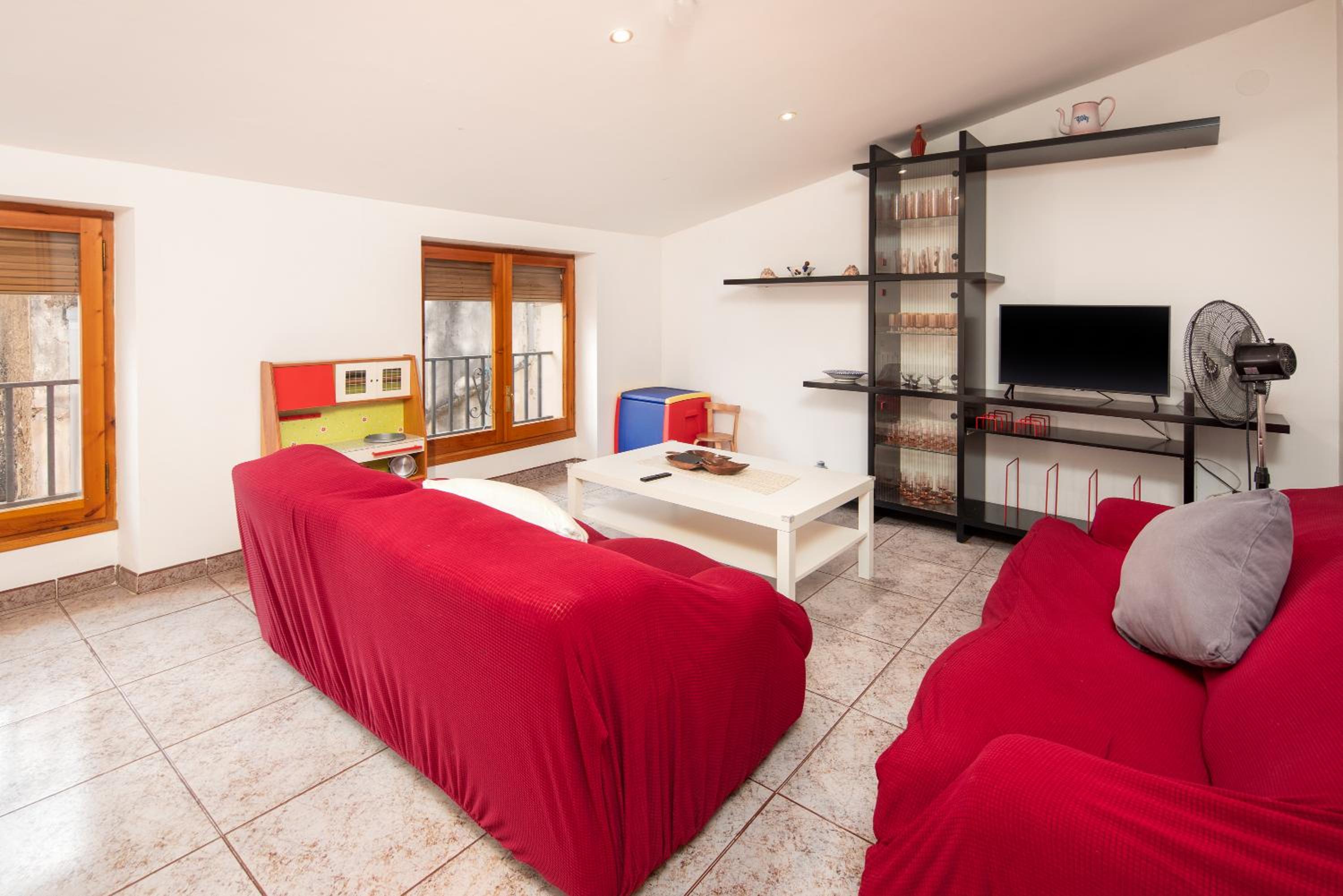 Five-Bedroom House photo 2
