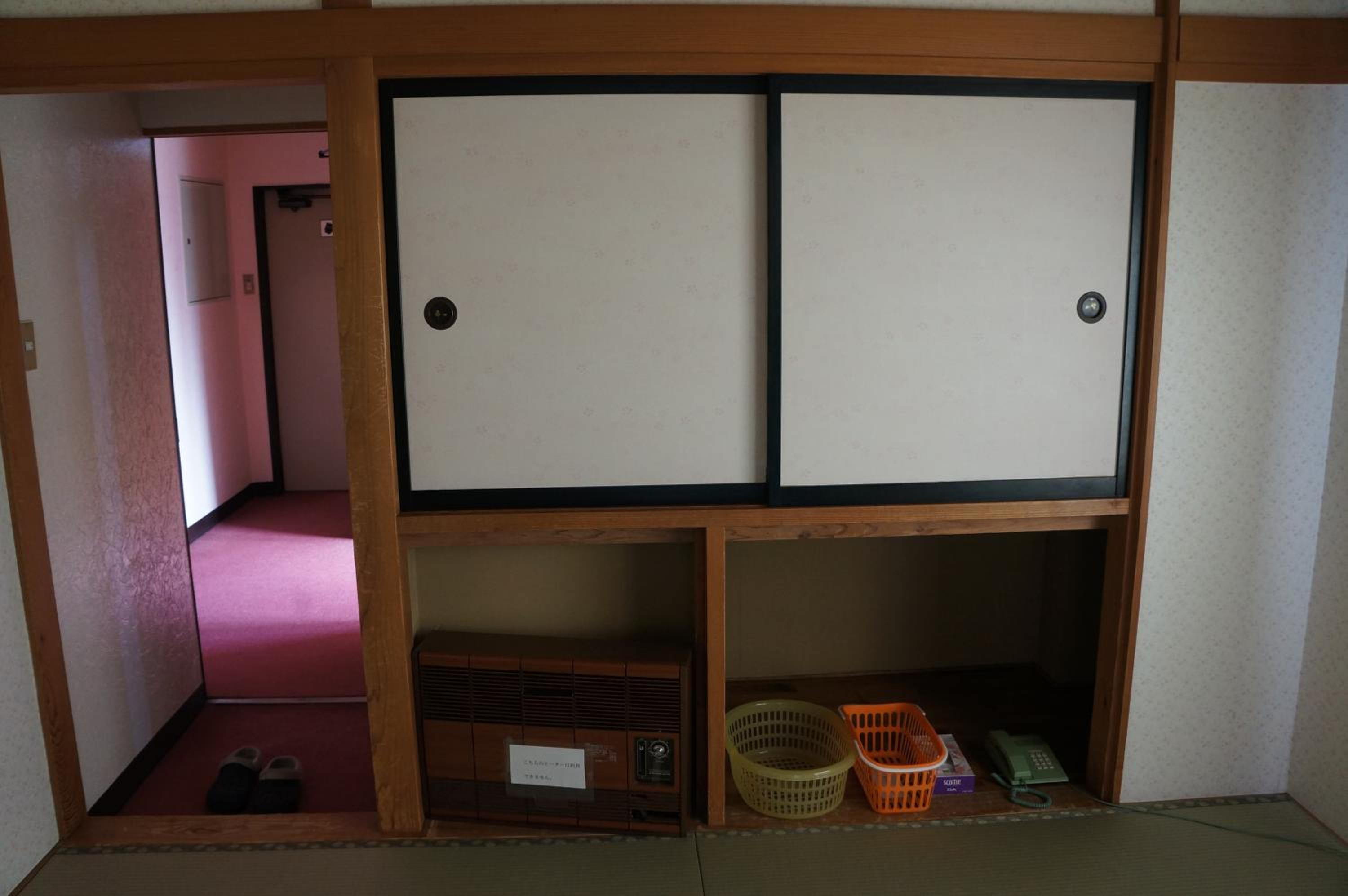 Superior Japanese-Style Room with shared bathroom photo 3