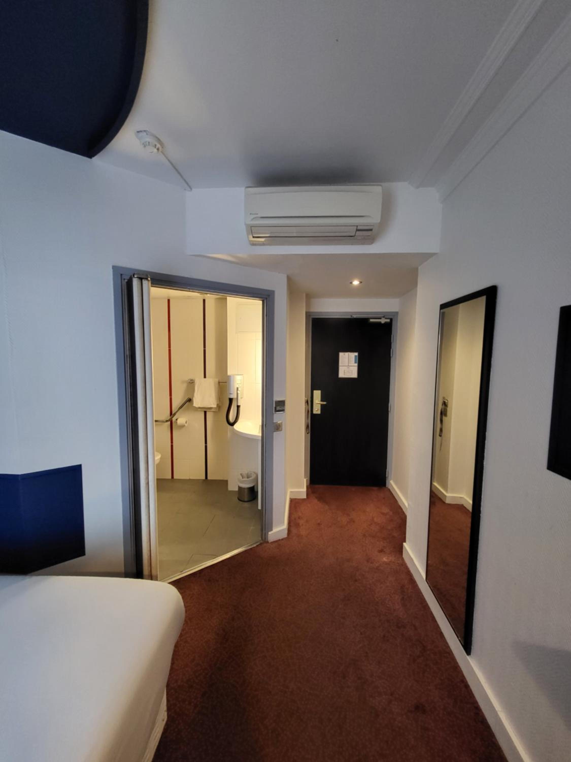 Double Room - Disability Access photo 1