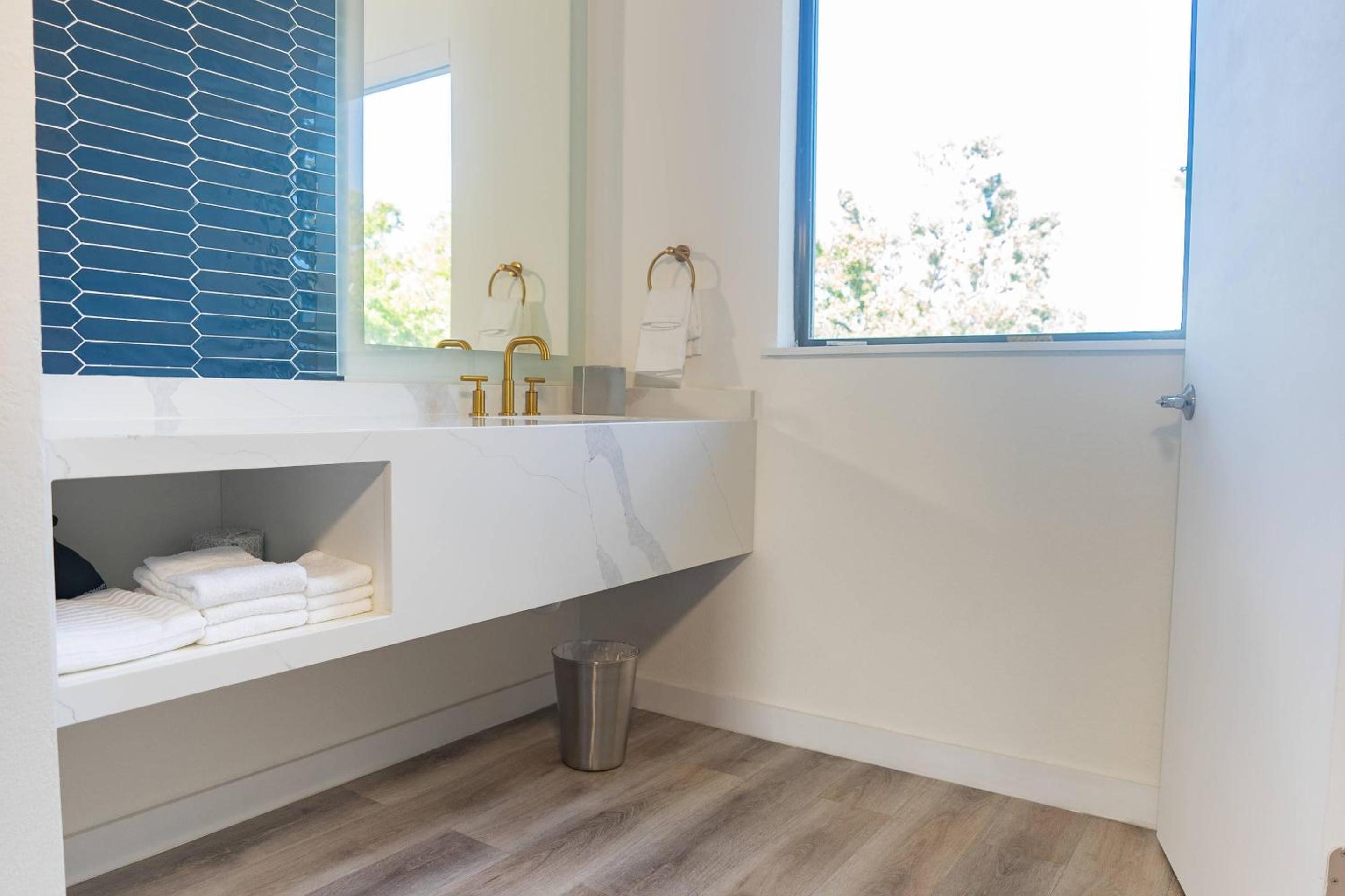King Suite with Pool View - Disability Access/Non Smoking