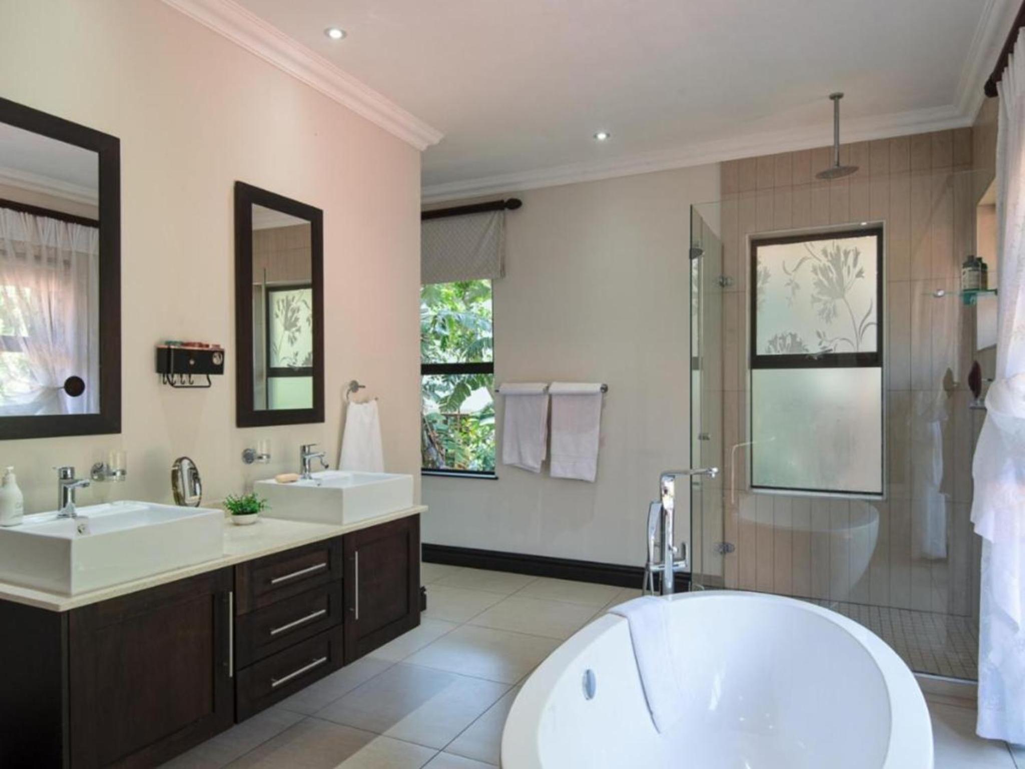 Villa photo 2