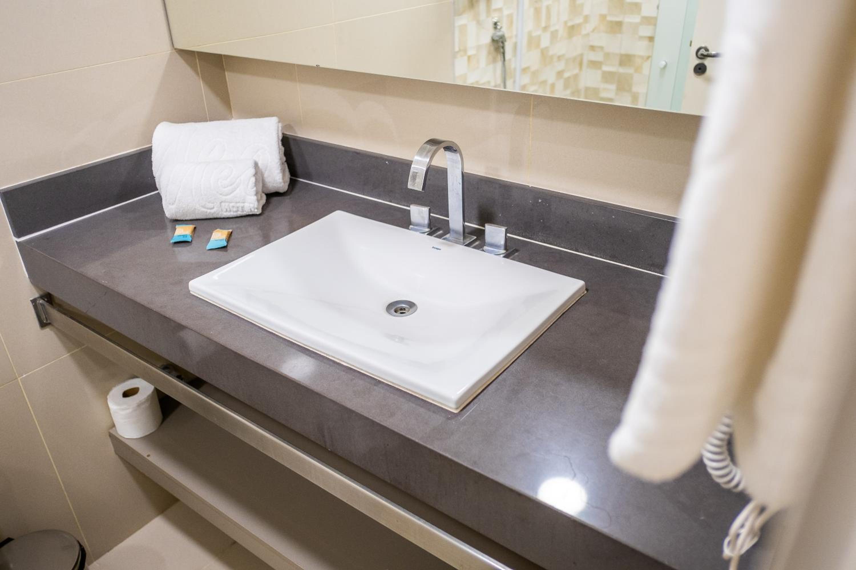 Twin Room - Disability Access photo 2