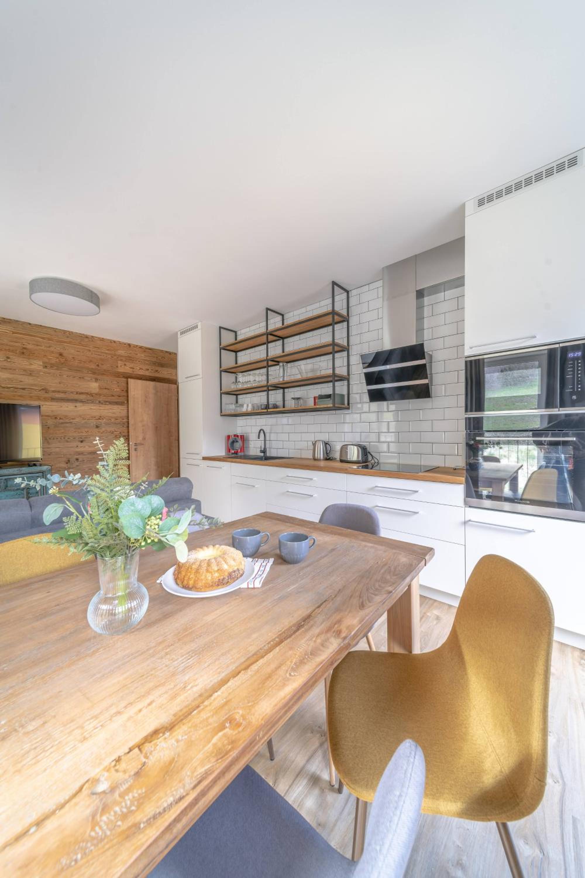 One-Bedroom Apartment with Terrace photo 2