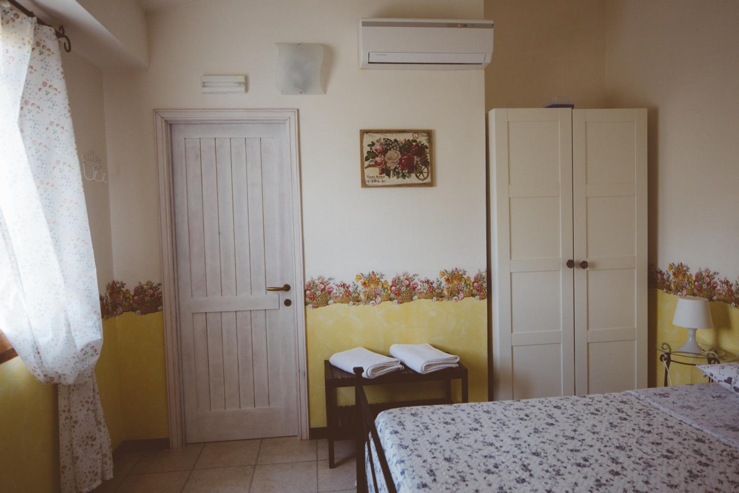Standard Double Room photo 3