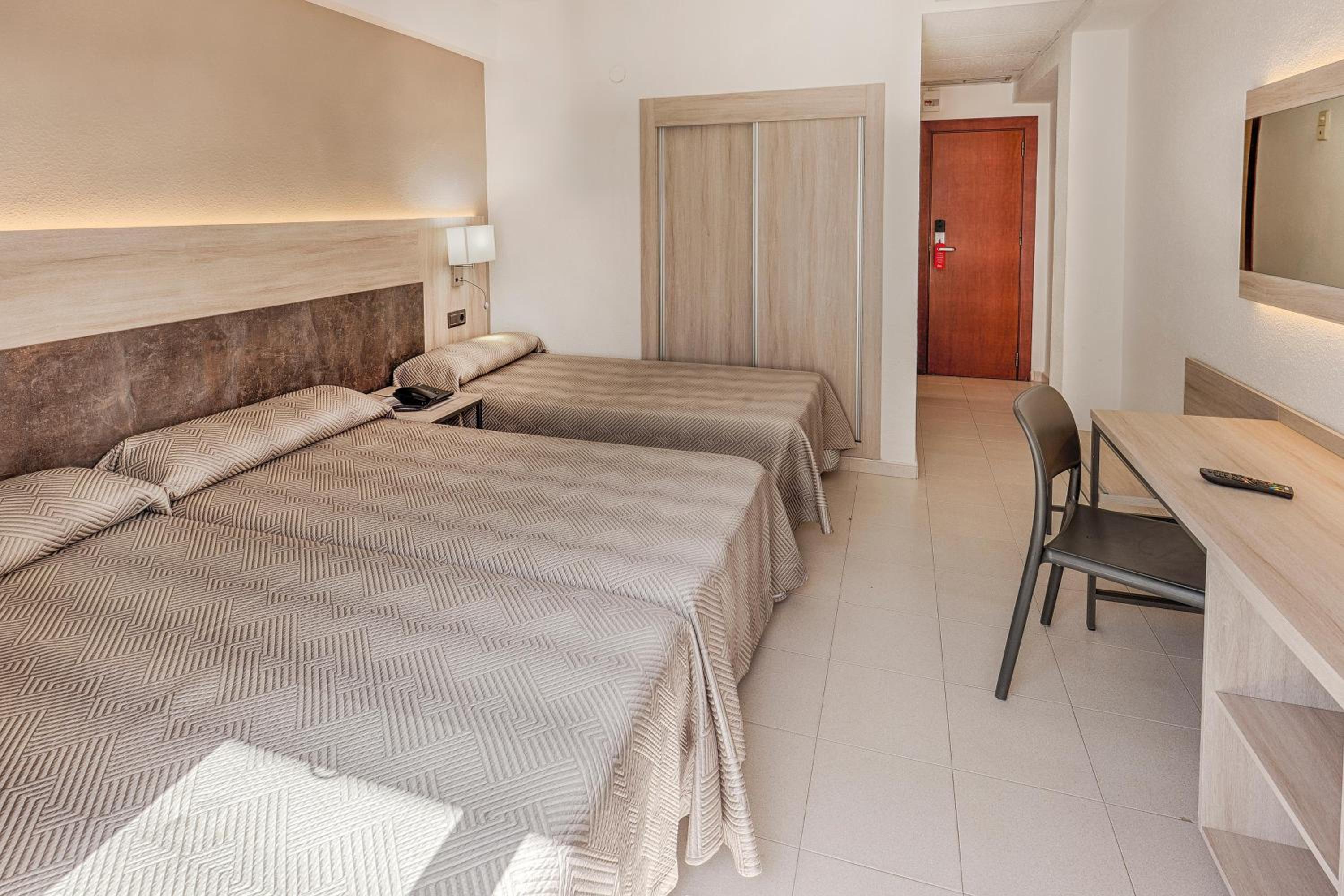 Triple Room (2) - Photo 2