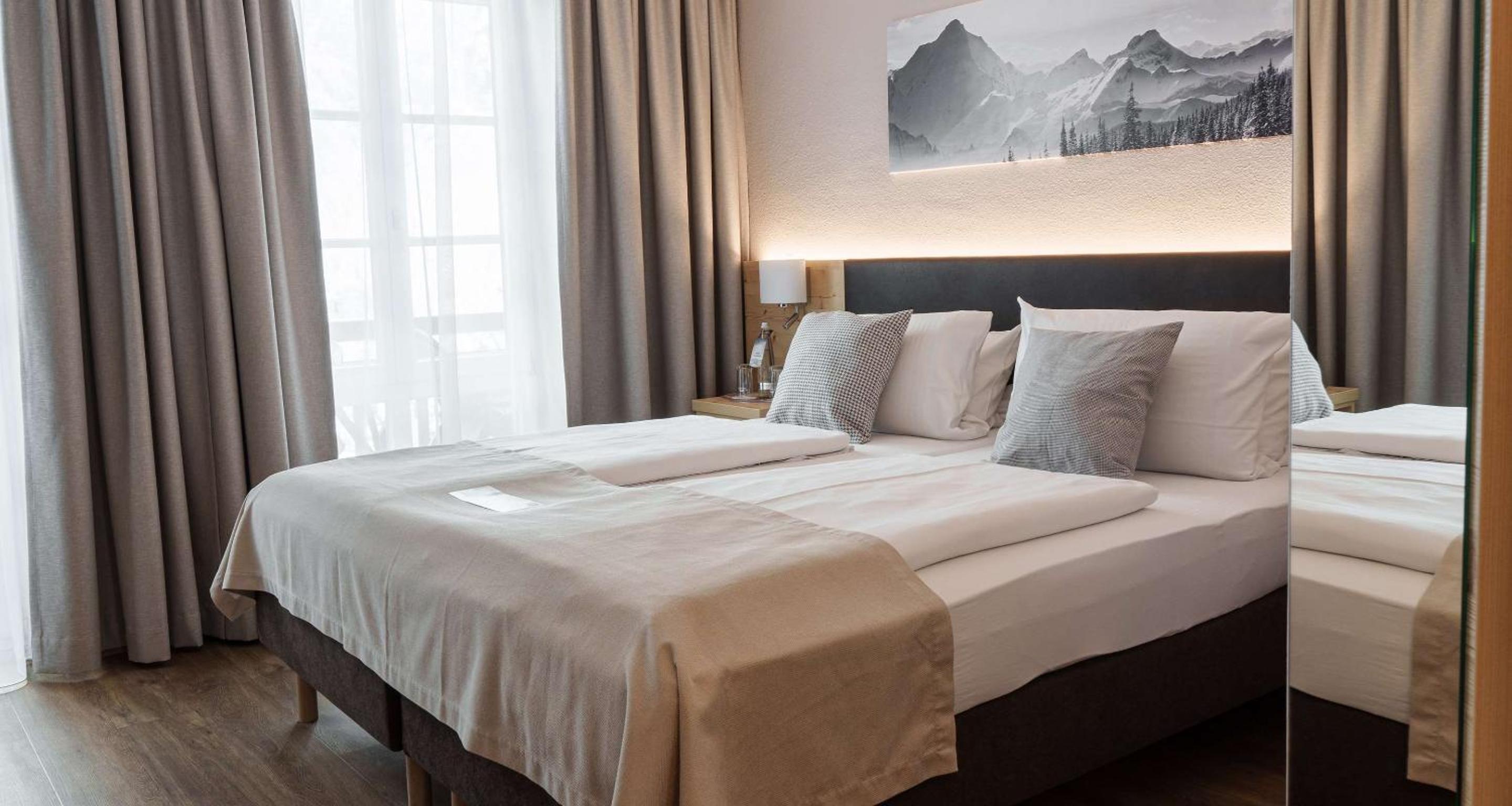 Standard Room with One Double Bed and One Single Bed - Balcony/Separate Building - Photo 1