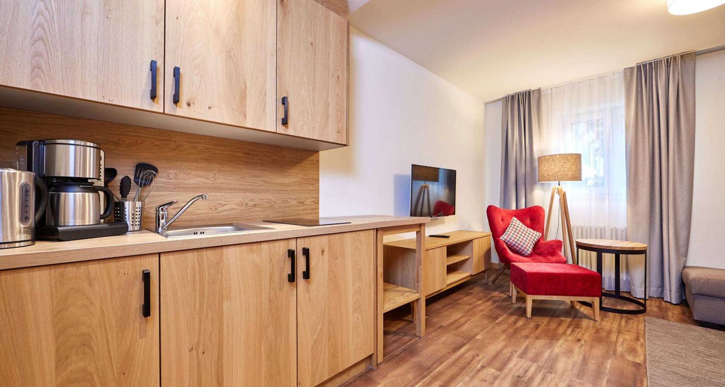 Apartment with One Double Bed and Two Single Beds - Balcony/Separate Building - Photo 6