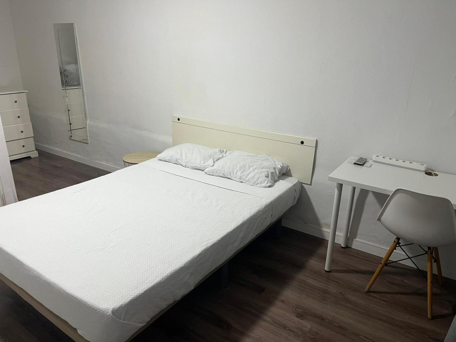 Double Room with Private Bathroom photo 3