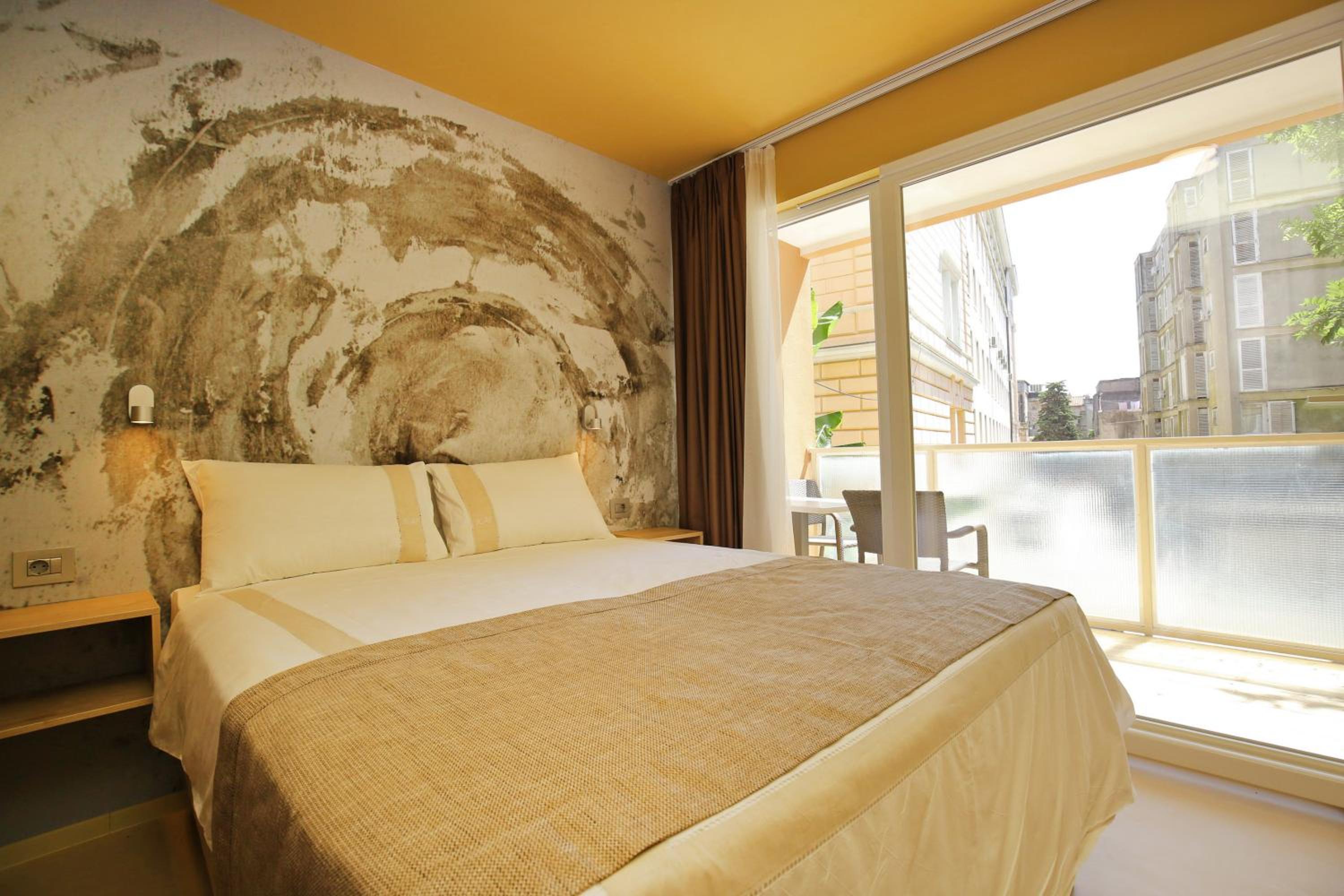 Deluxe Double Room With Balcony photo 3
