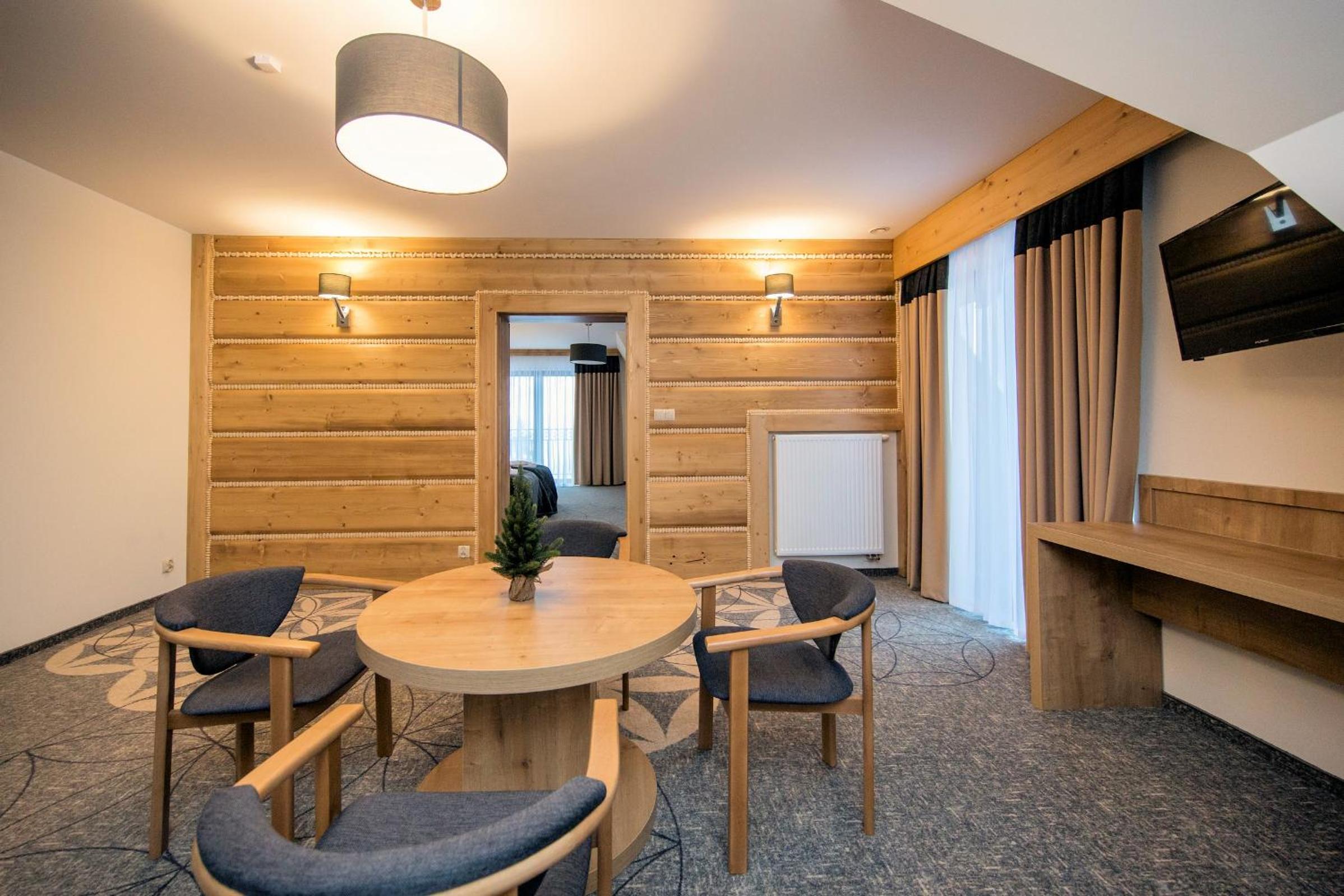 Apartment (2 Adults)