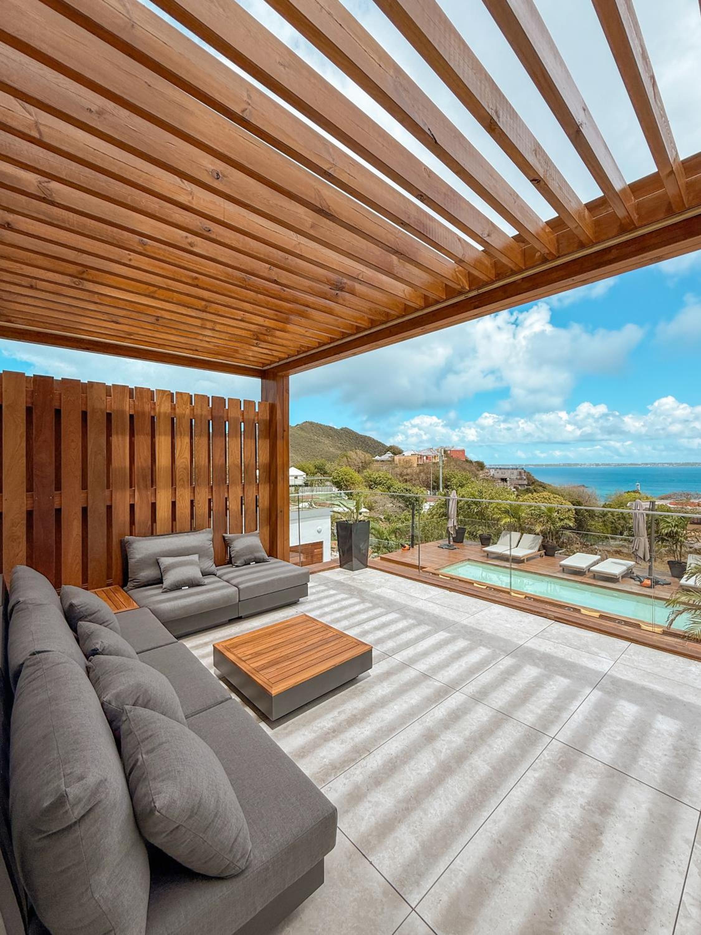 Two-Bedroom Apartment with Balcony and Sea View