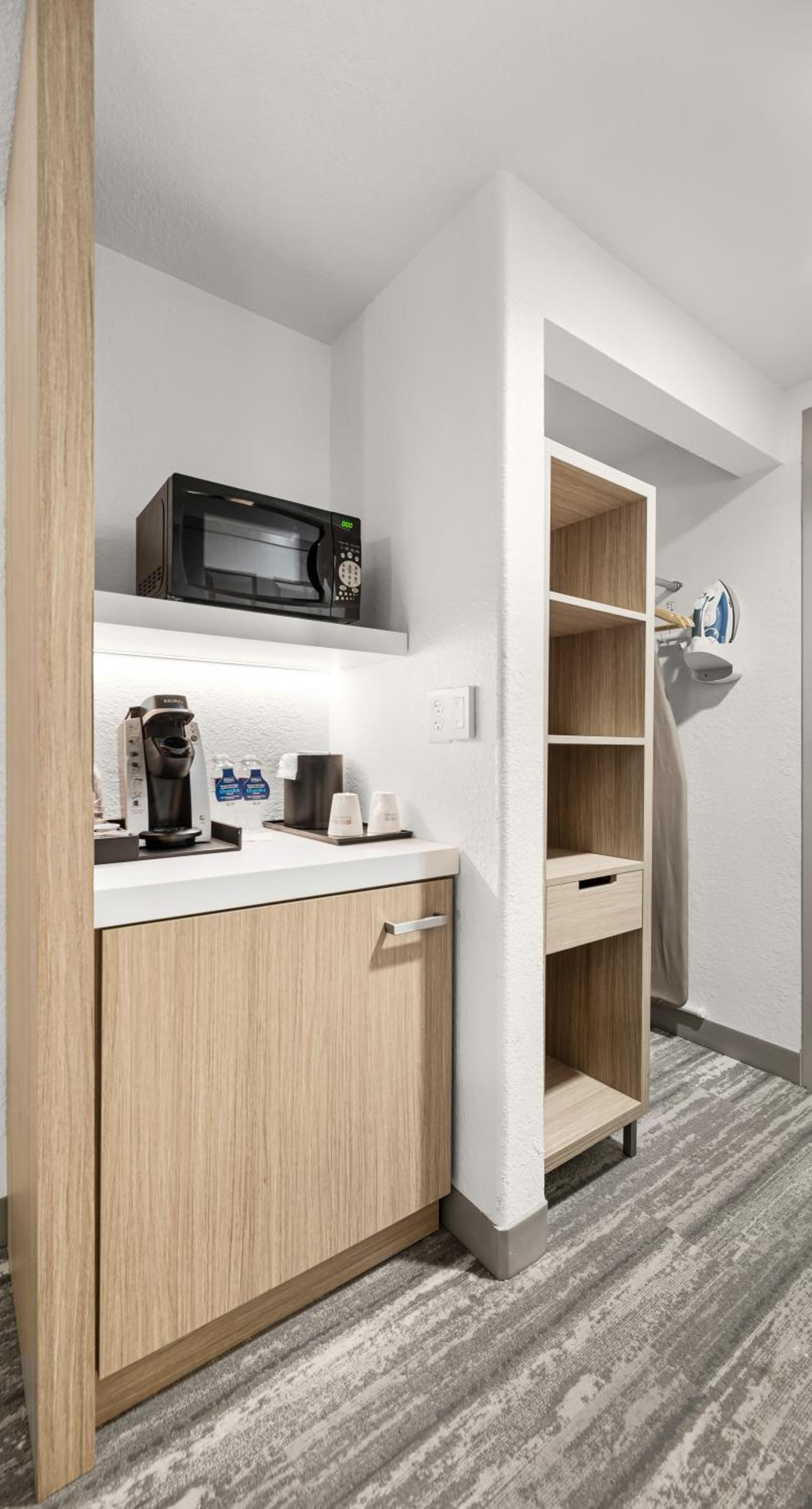 Queen Room with Two Queen Beds - Mobility and Hearing Access - Photo 14