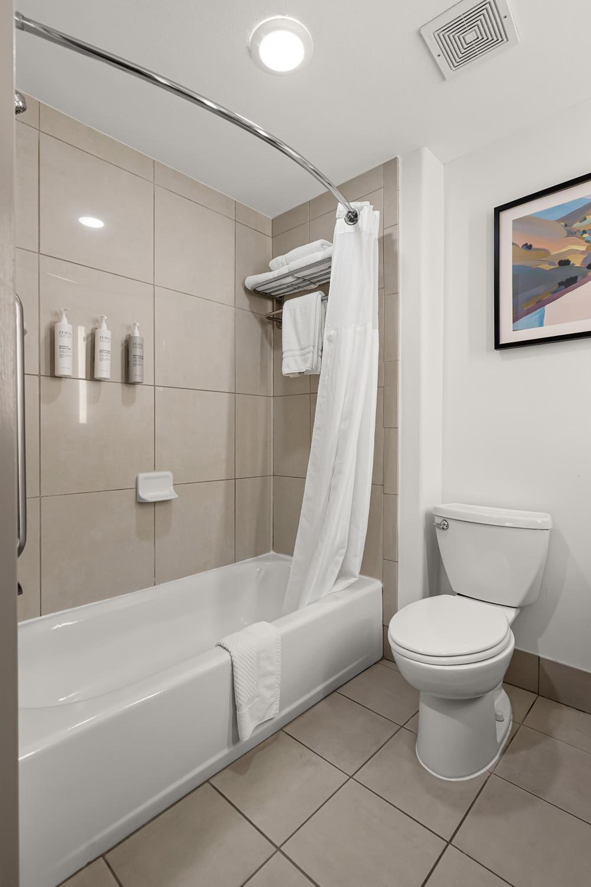 Junior Suite with Two Queen Beds and Sofa - Photo 18