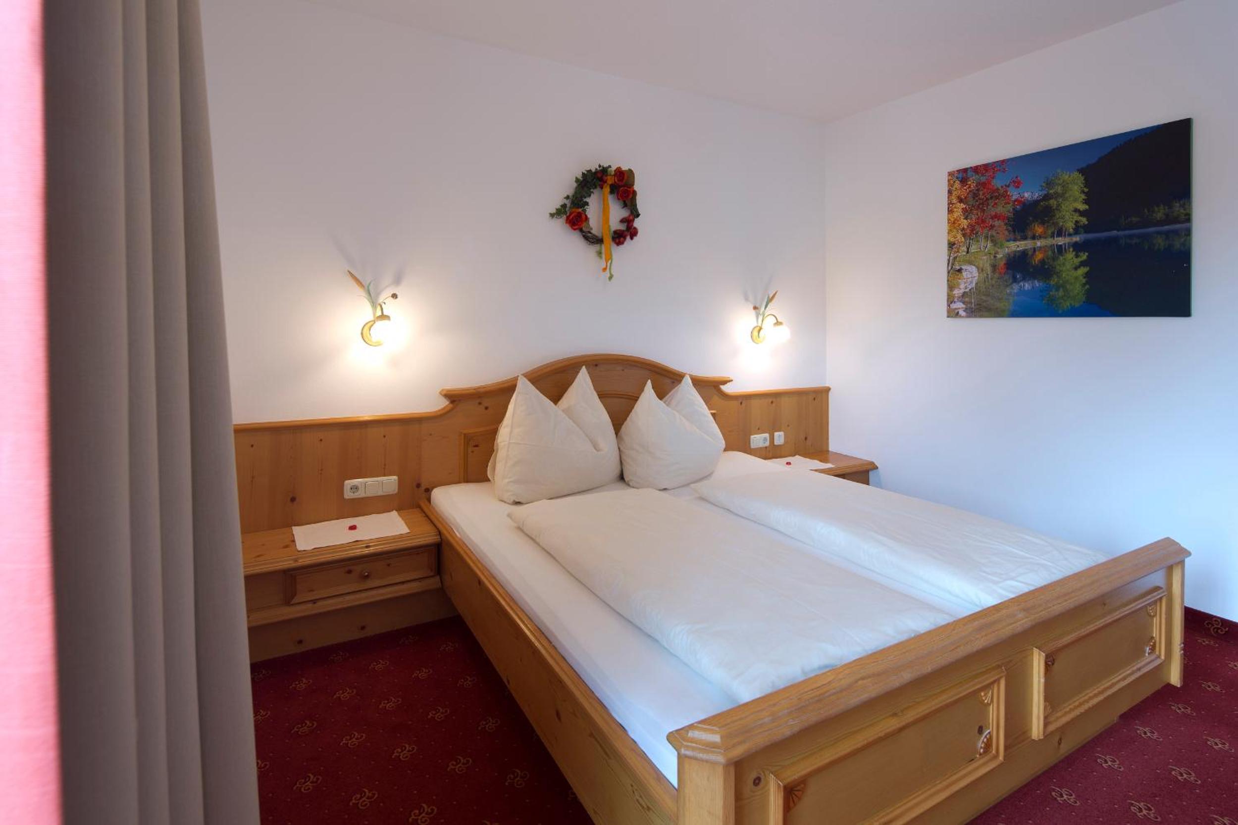Double or Twin Room with Balcony photo 3