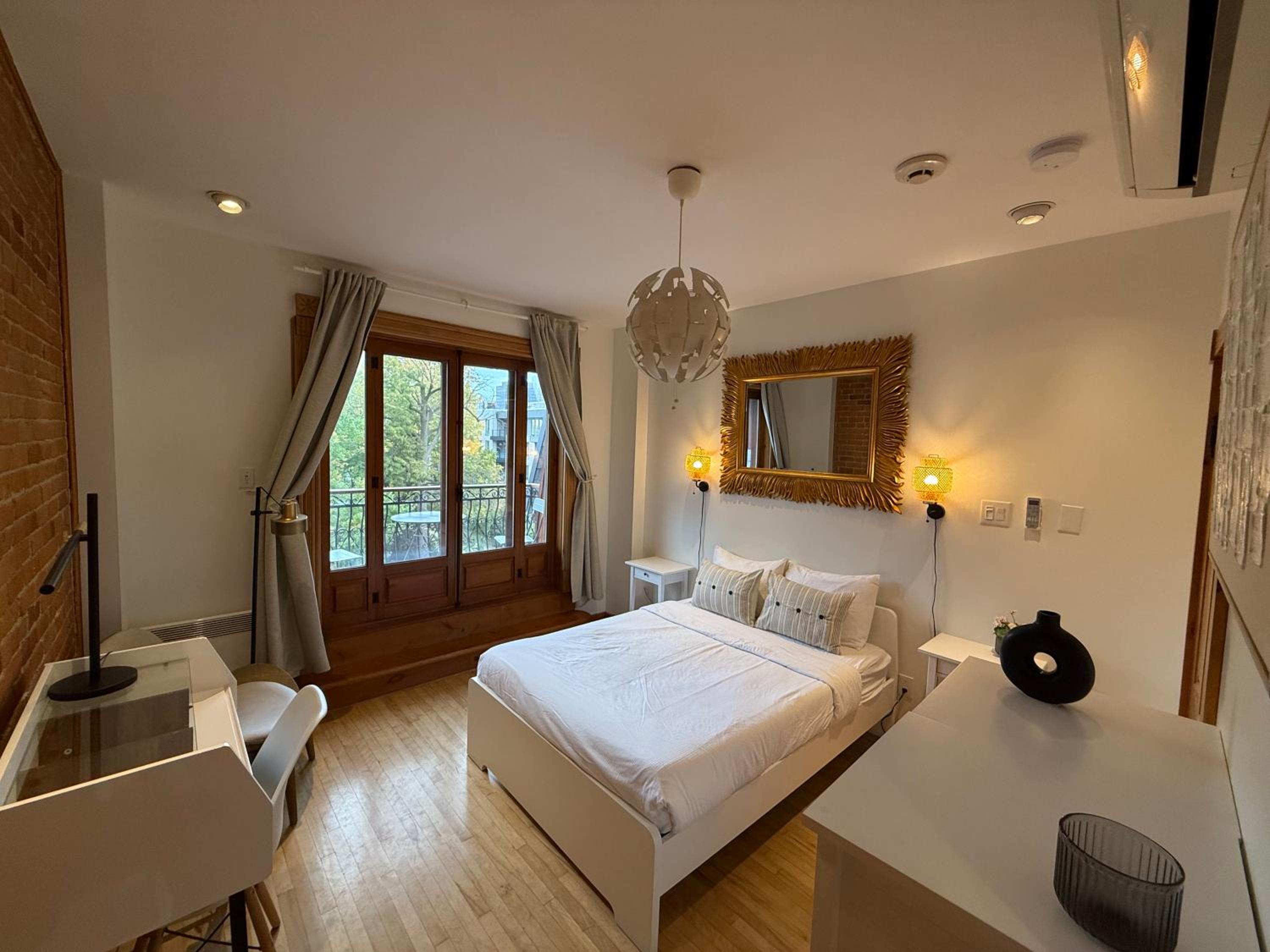 Double Room with Private Bathroom