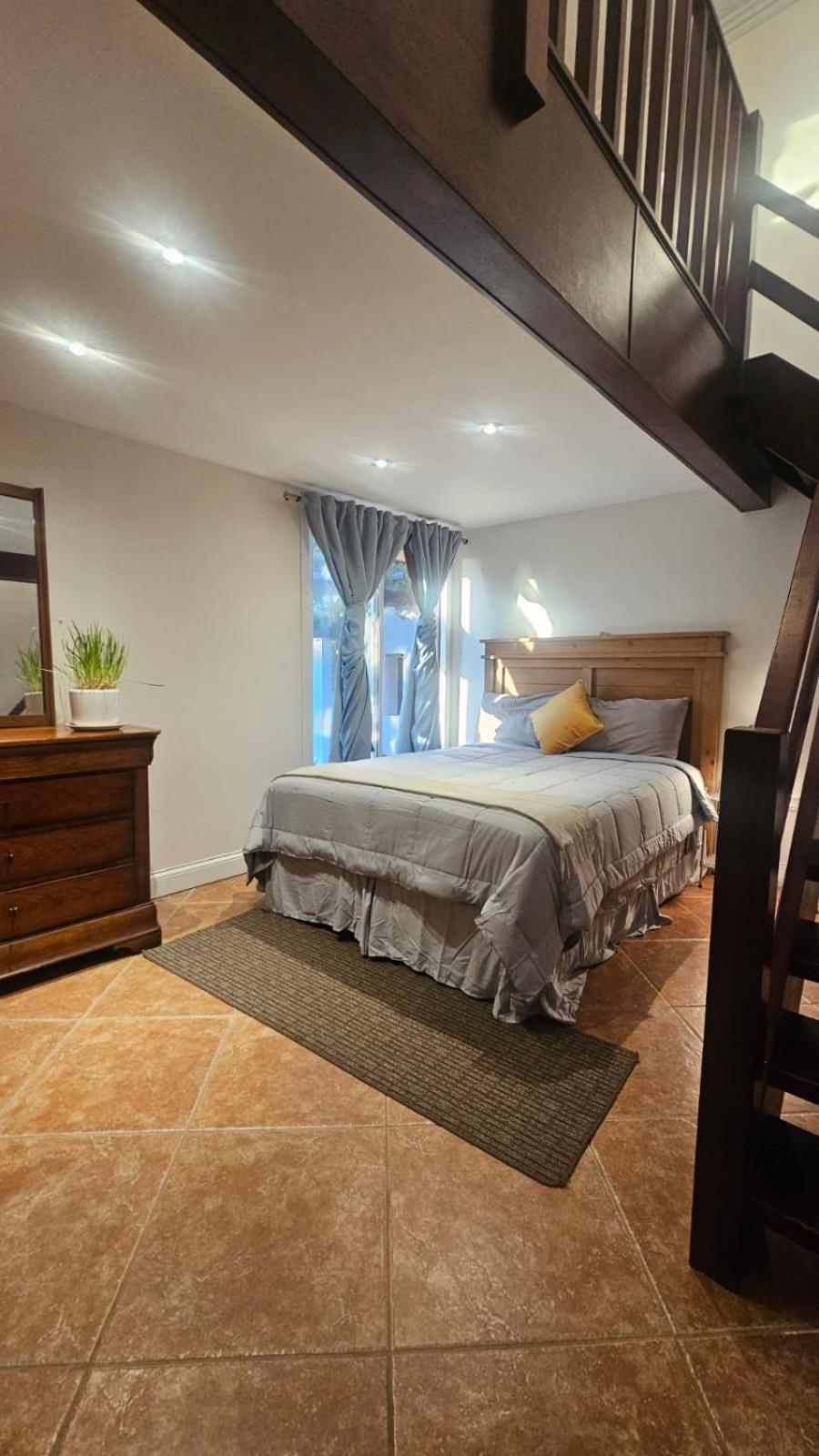 One-Bedroom House photo 2