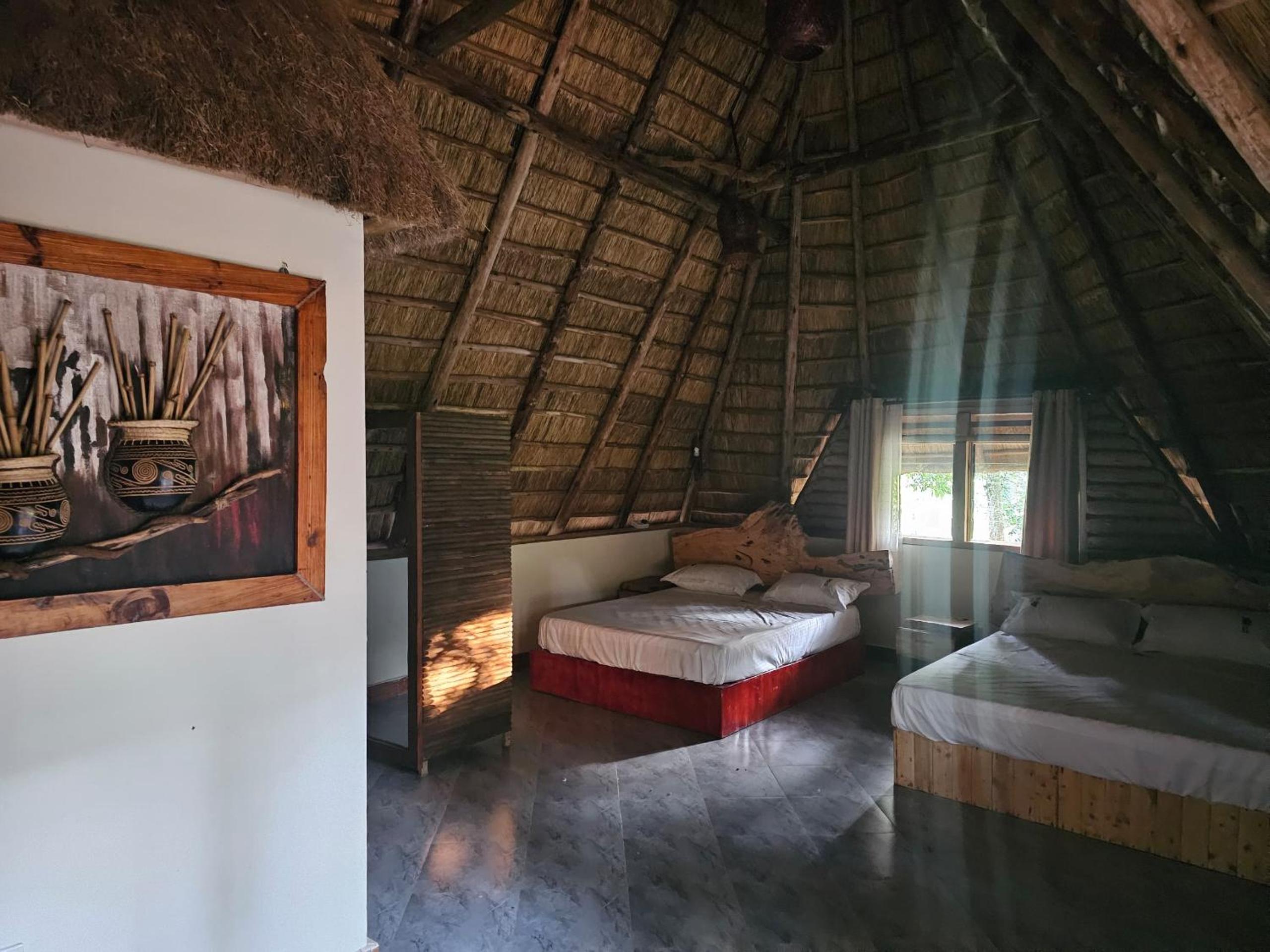 Deluxe Double Room (2 Adults + 1 Child) photo 2