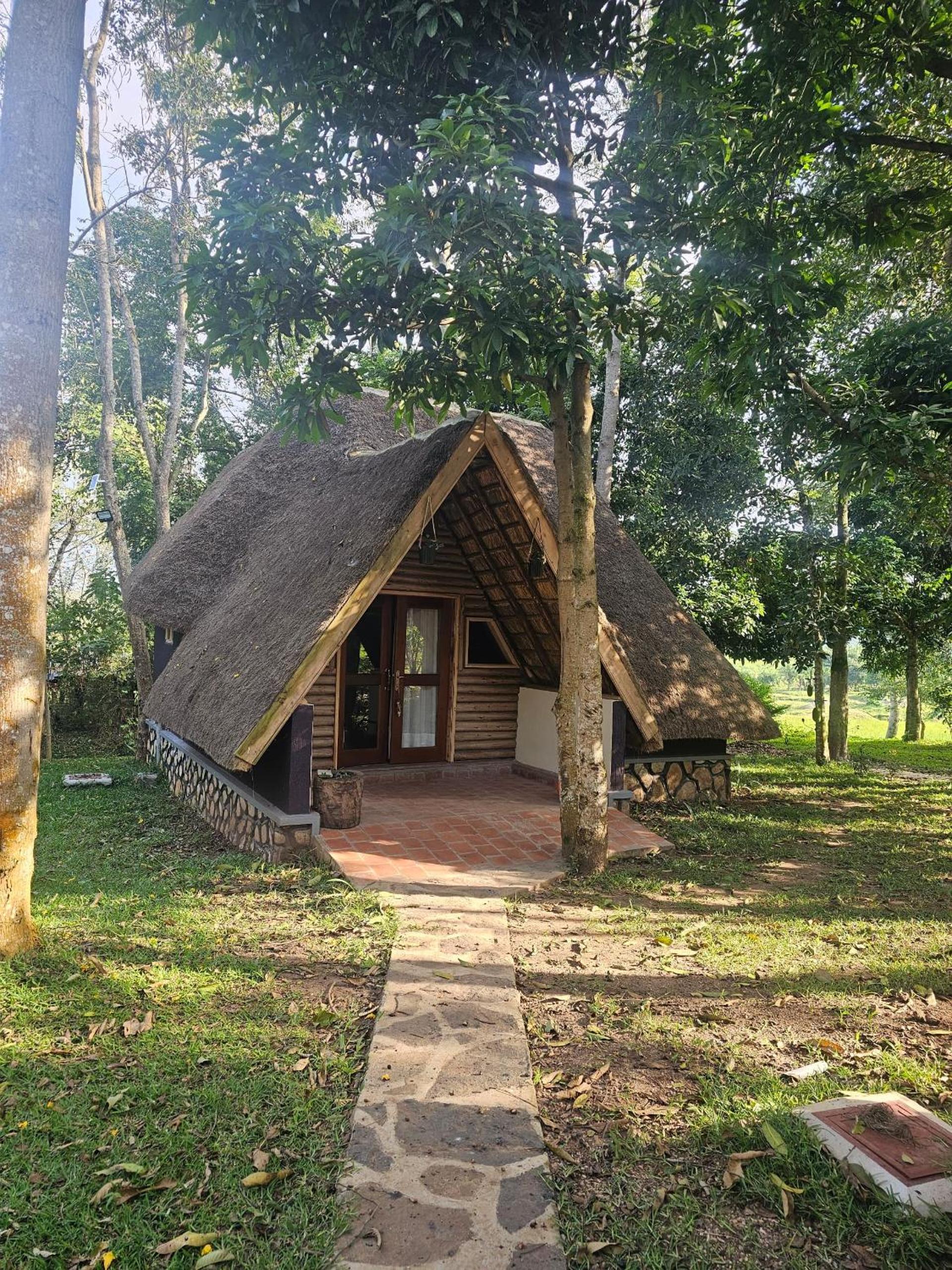 Deluxe Double Room (2 Adults + 1 Child)