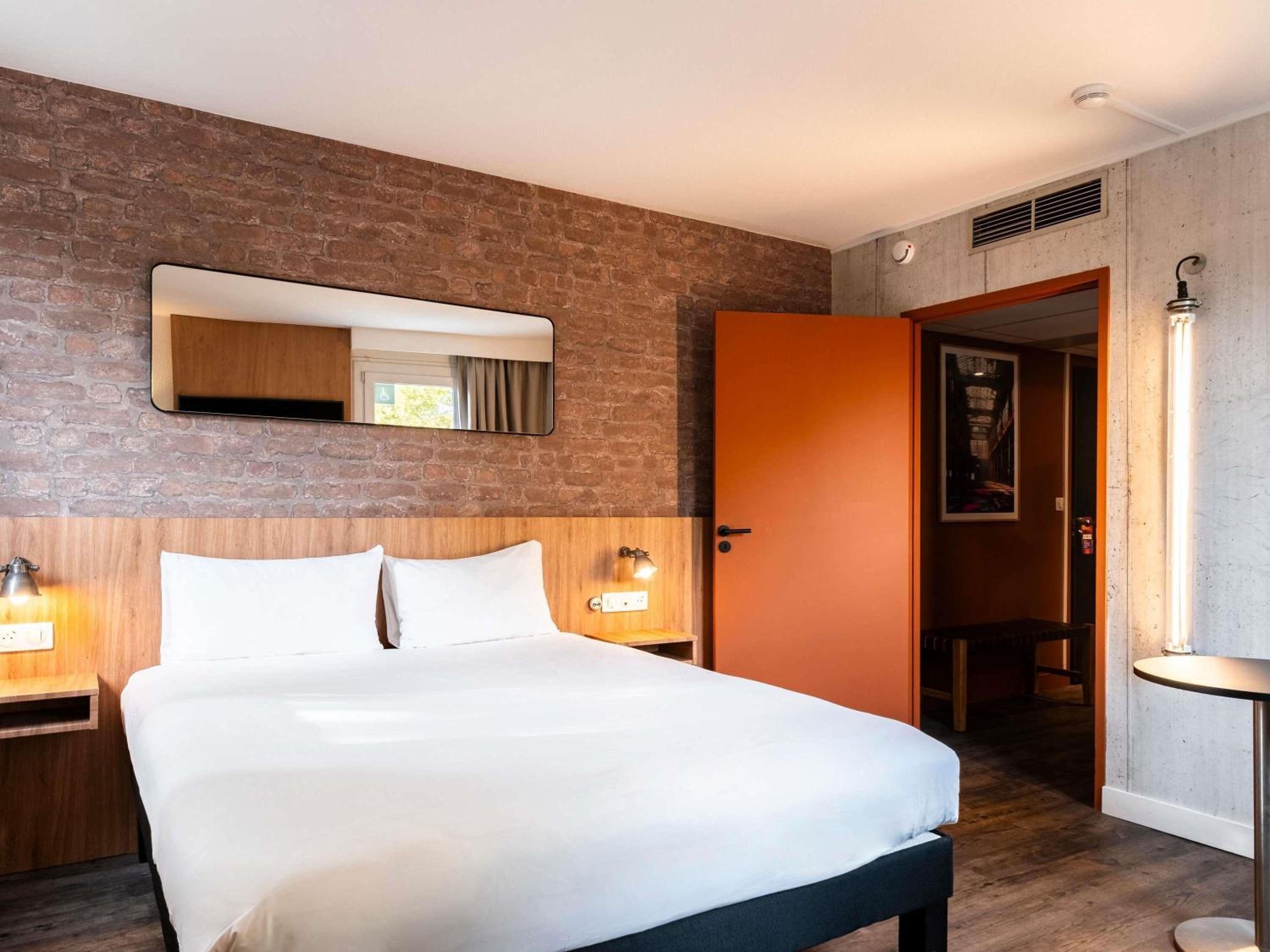 Standard Double Room - Disability Access - Photo 1