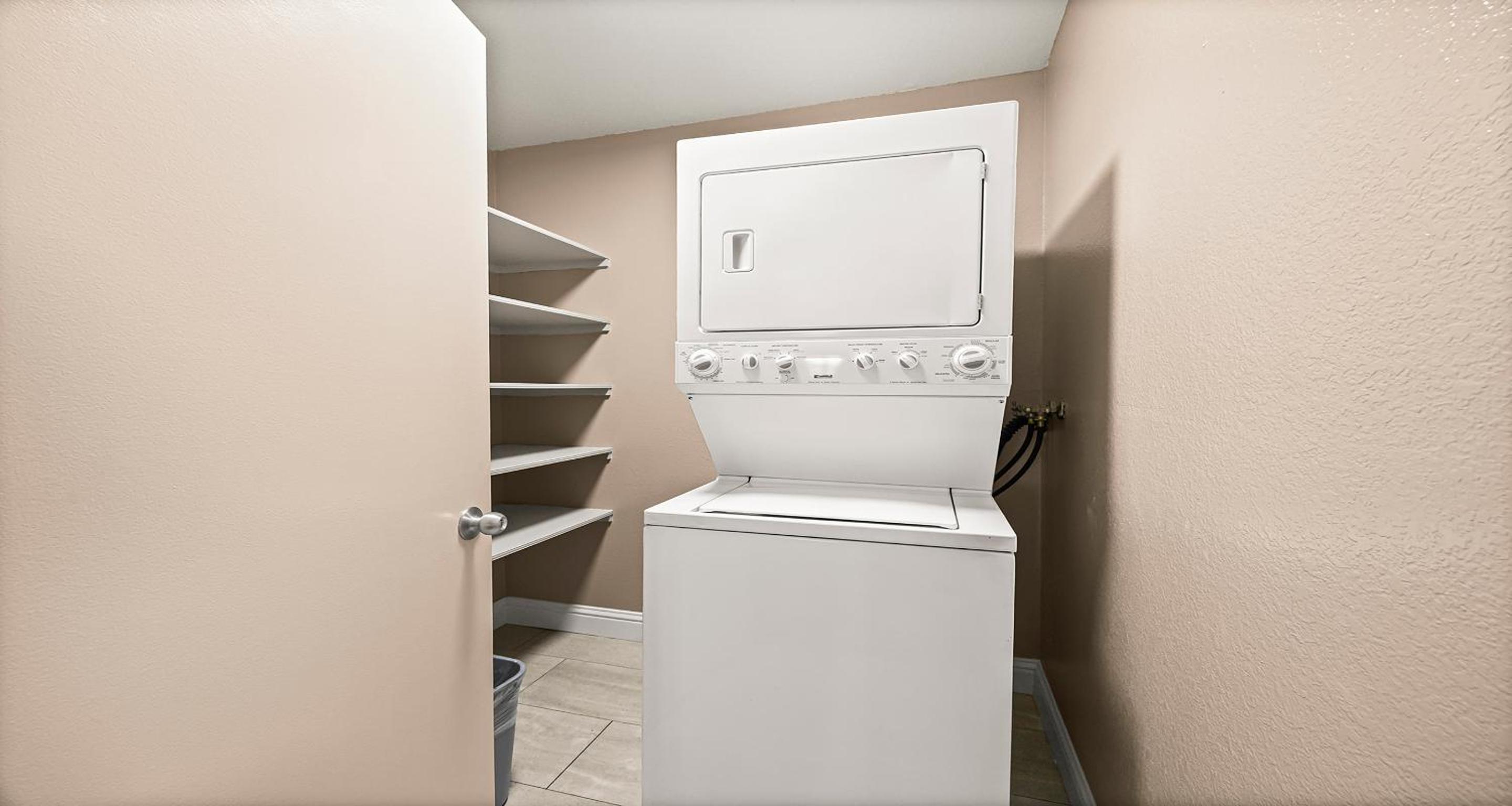 King Apartment with Sofa Bed and Full Kitchen - Non-Smoking