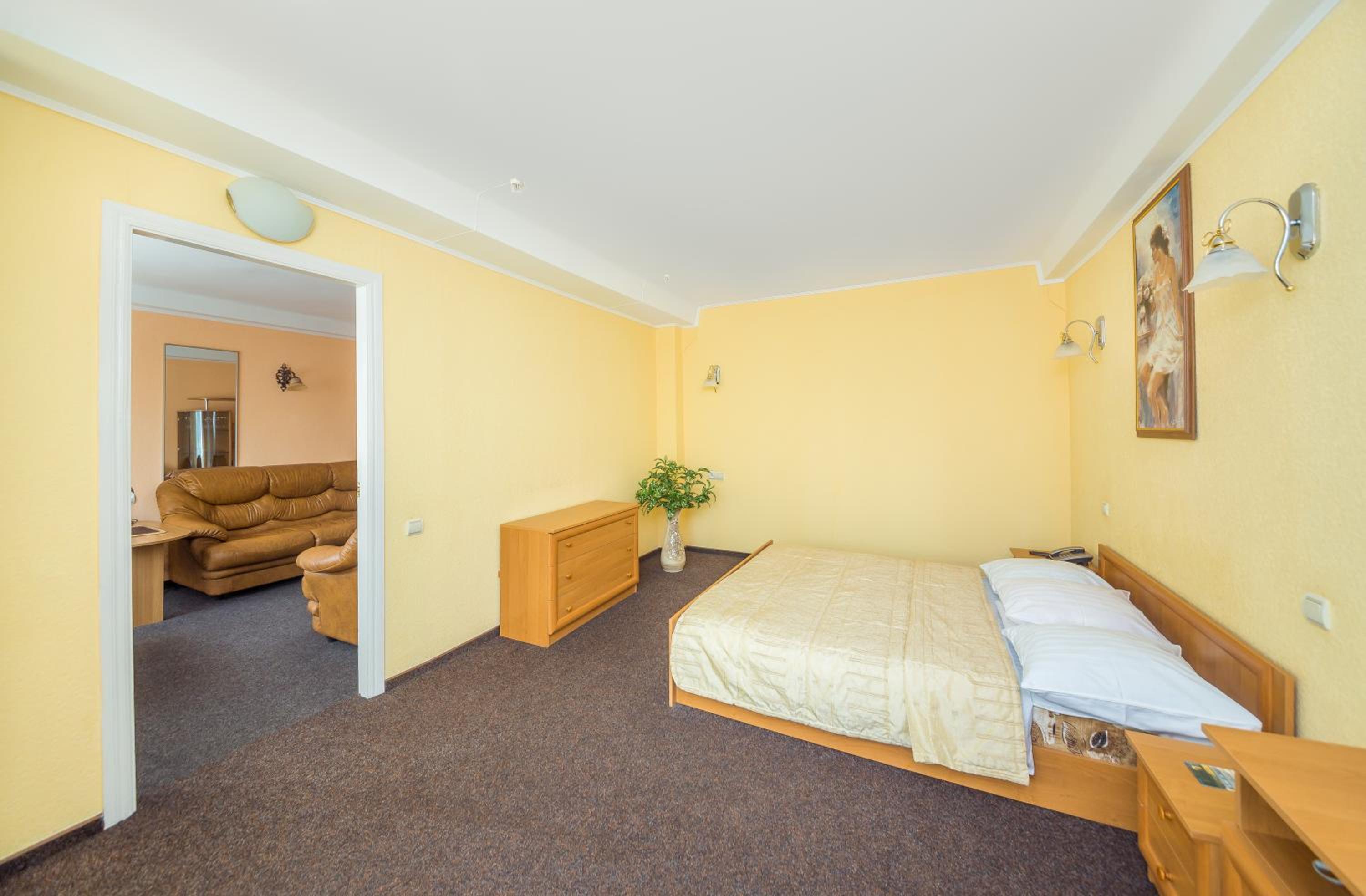 Deluxe Double Room with Extra Bed photo 2