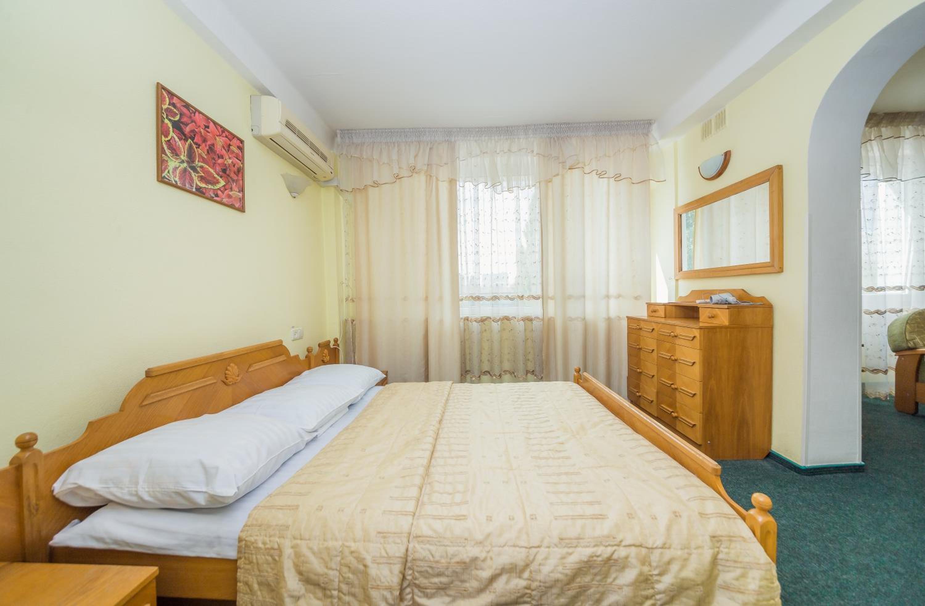 Deluxe Double Room with Extra Bed photo 3