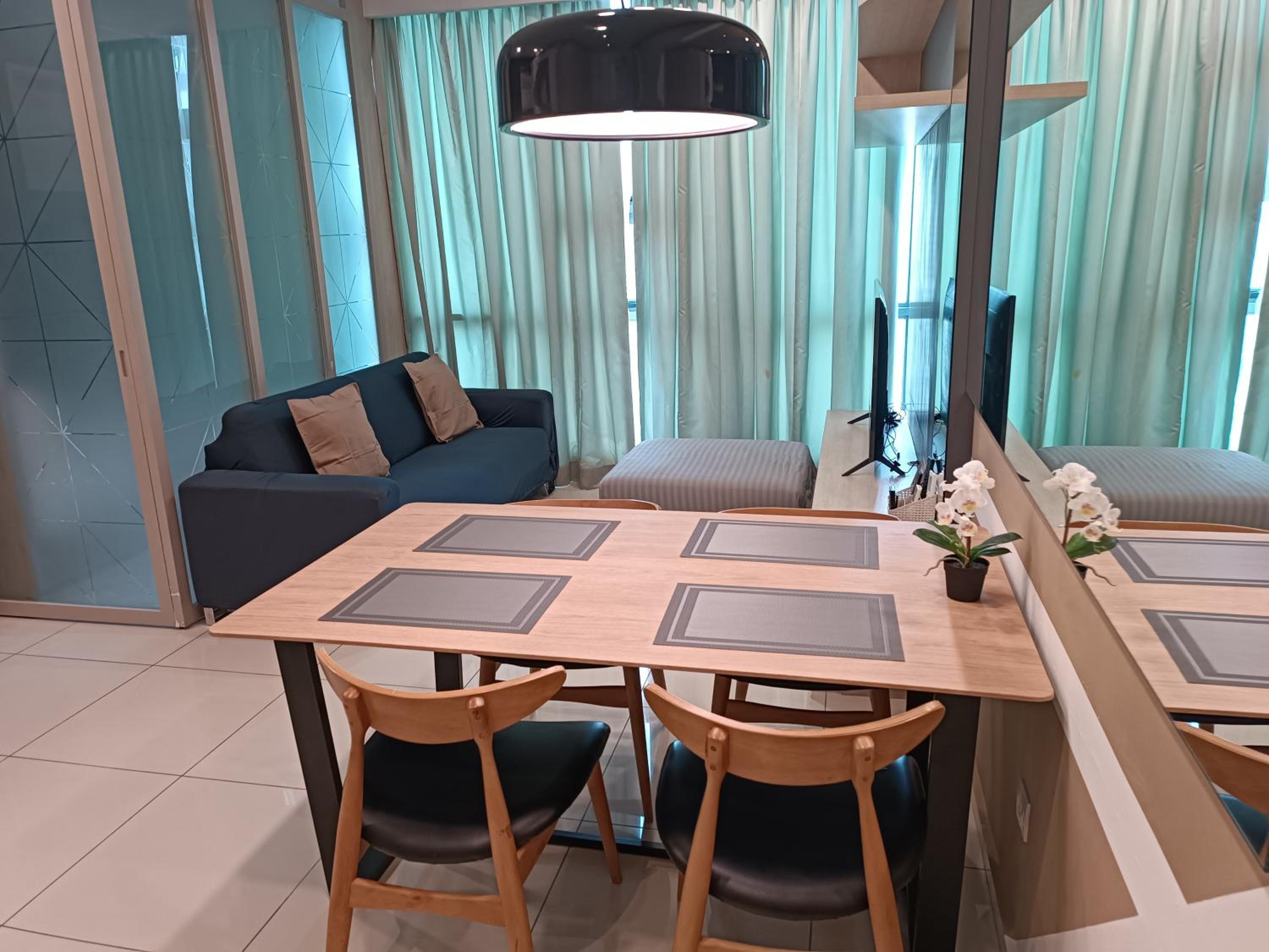 Three-Bedroom Deluxe Apartment