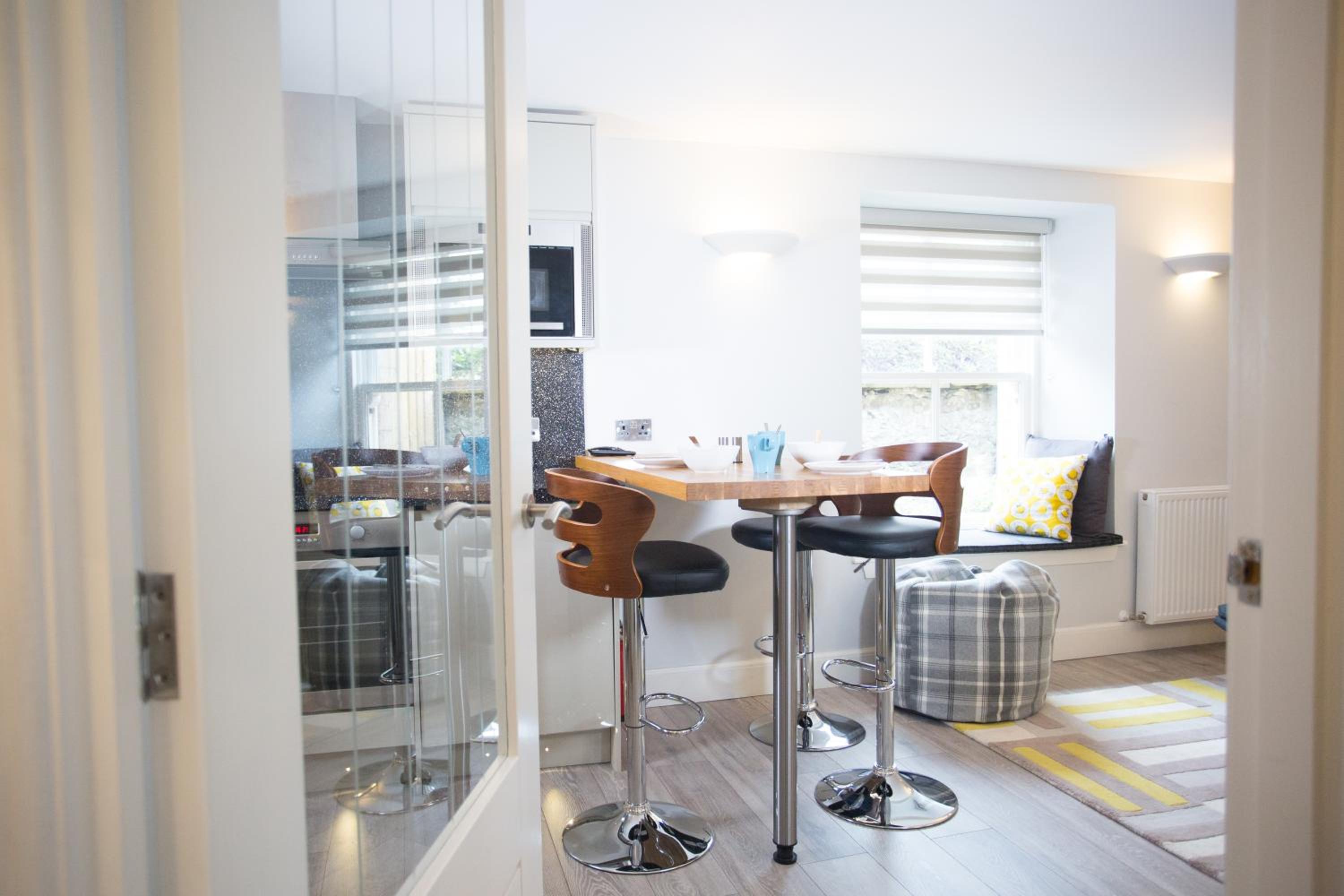 One-Bedroom Apartment - Photo 6