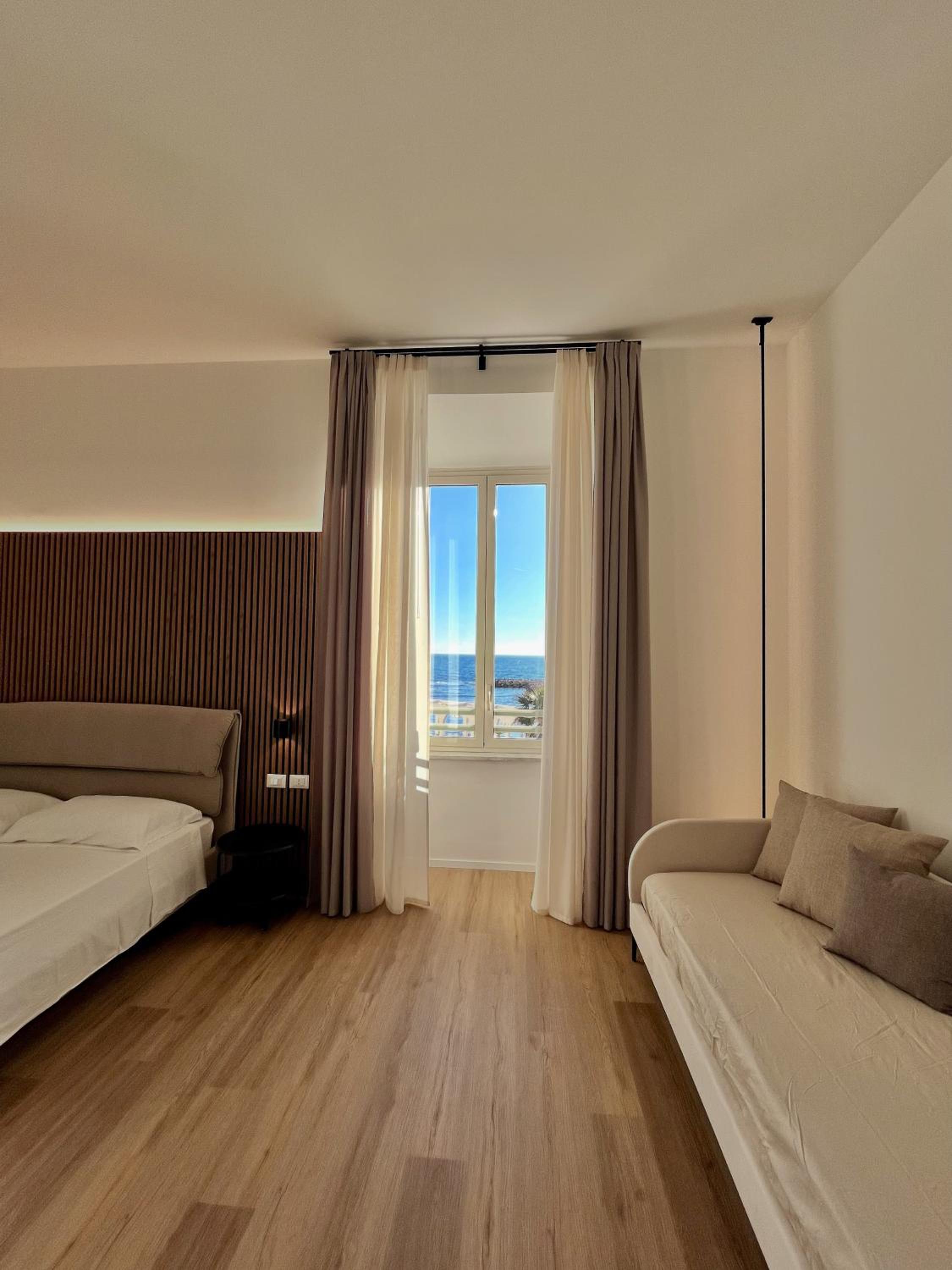 Triple Room with Sea View