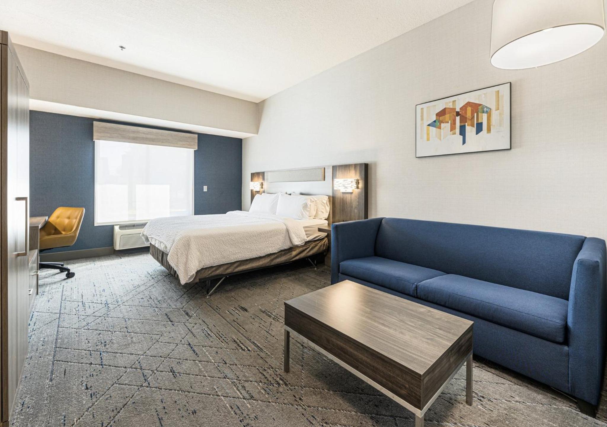 King Suite with Sofa Bed - Photo 3