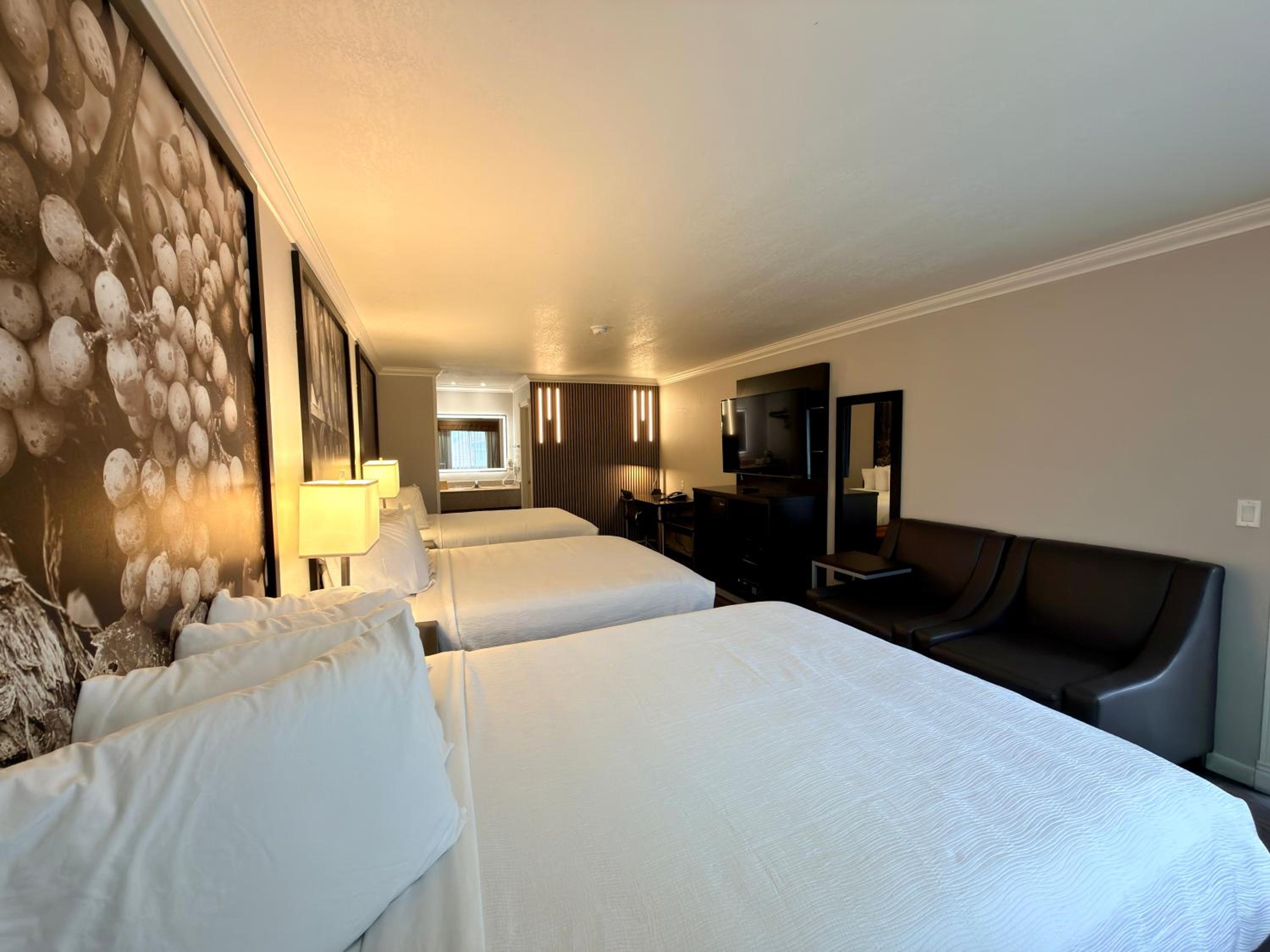 Standard Triple Room photo 3