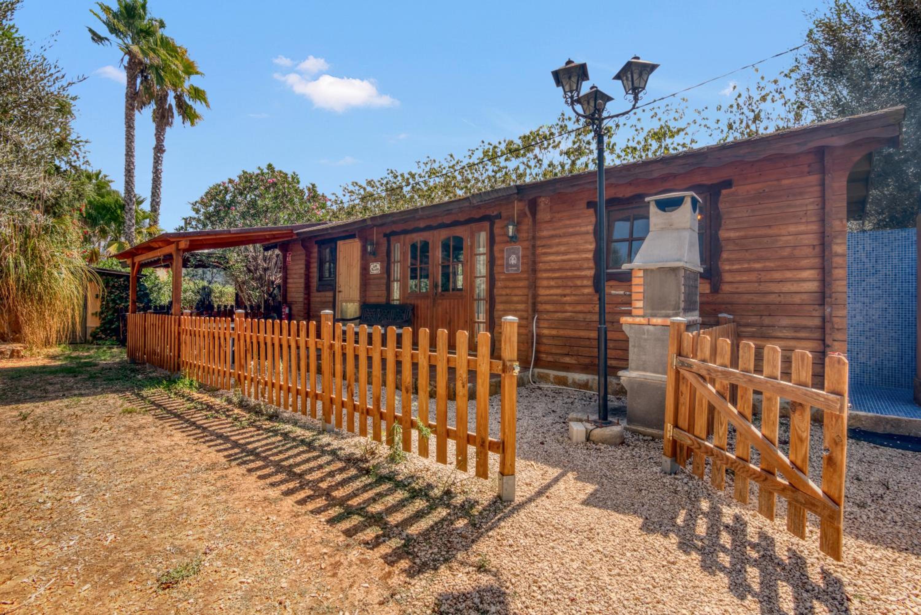 Two-Bedroom Deluxe Apartment with Garden View photo 2