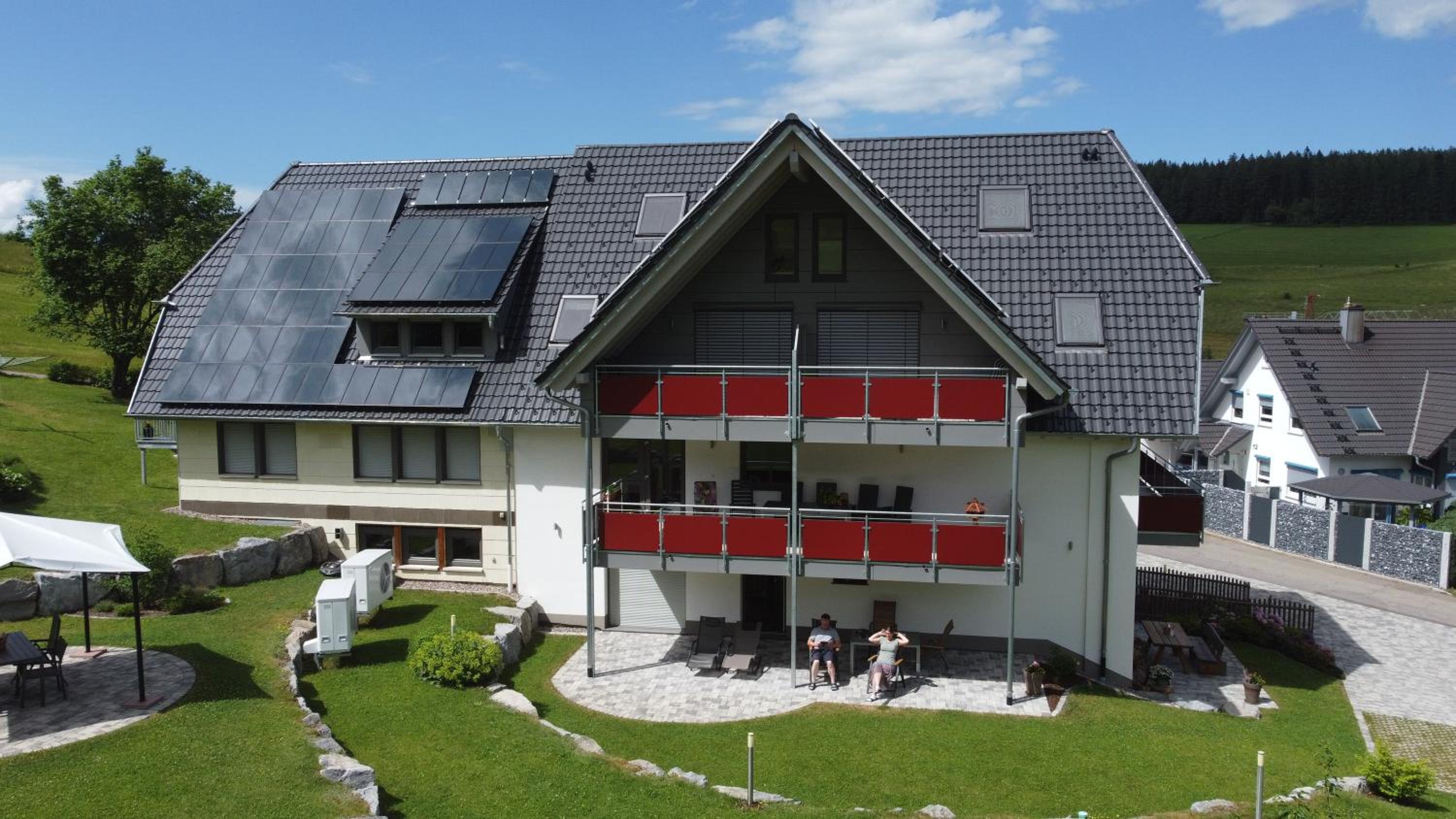 Two-Bedroom Deluxe Apartment with Garden View photo 2
