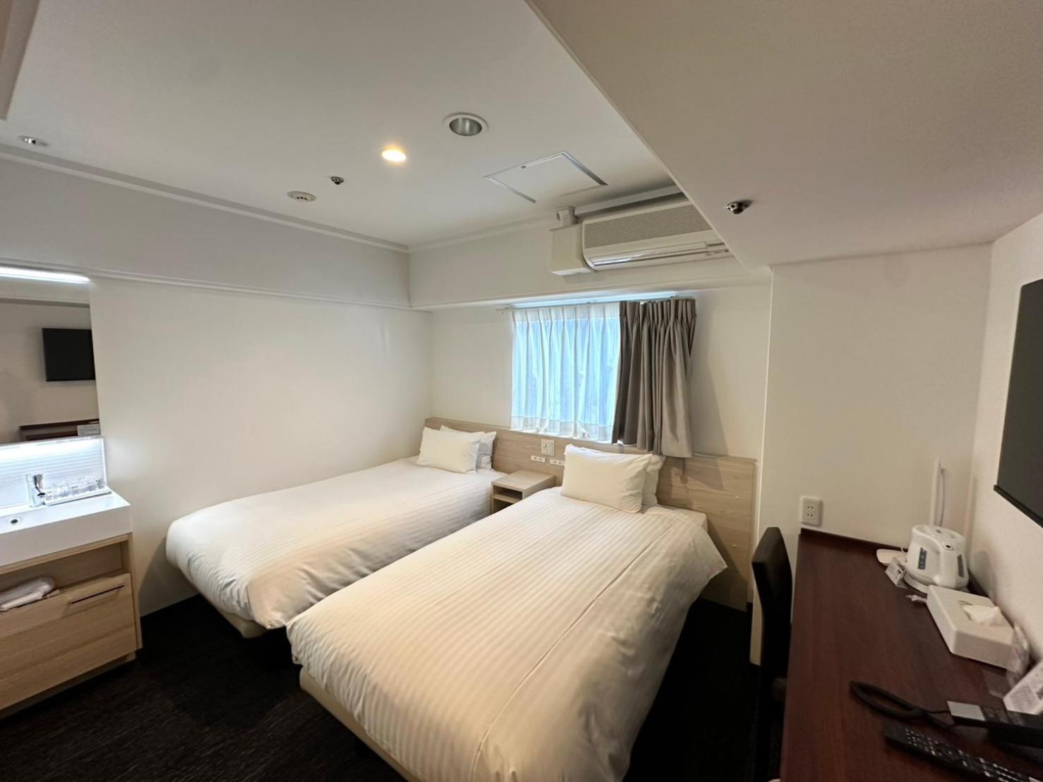 Twin Room with Shower